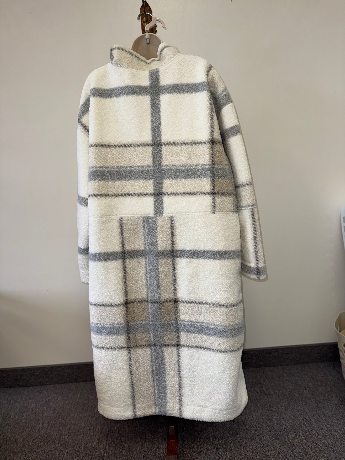 Columbia (XXL) White & Gray Panorama Plaid Sherpa Full Length Trench Coat