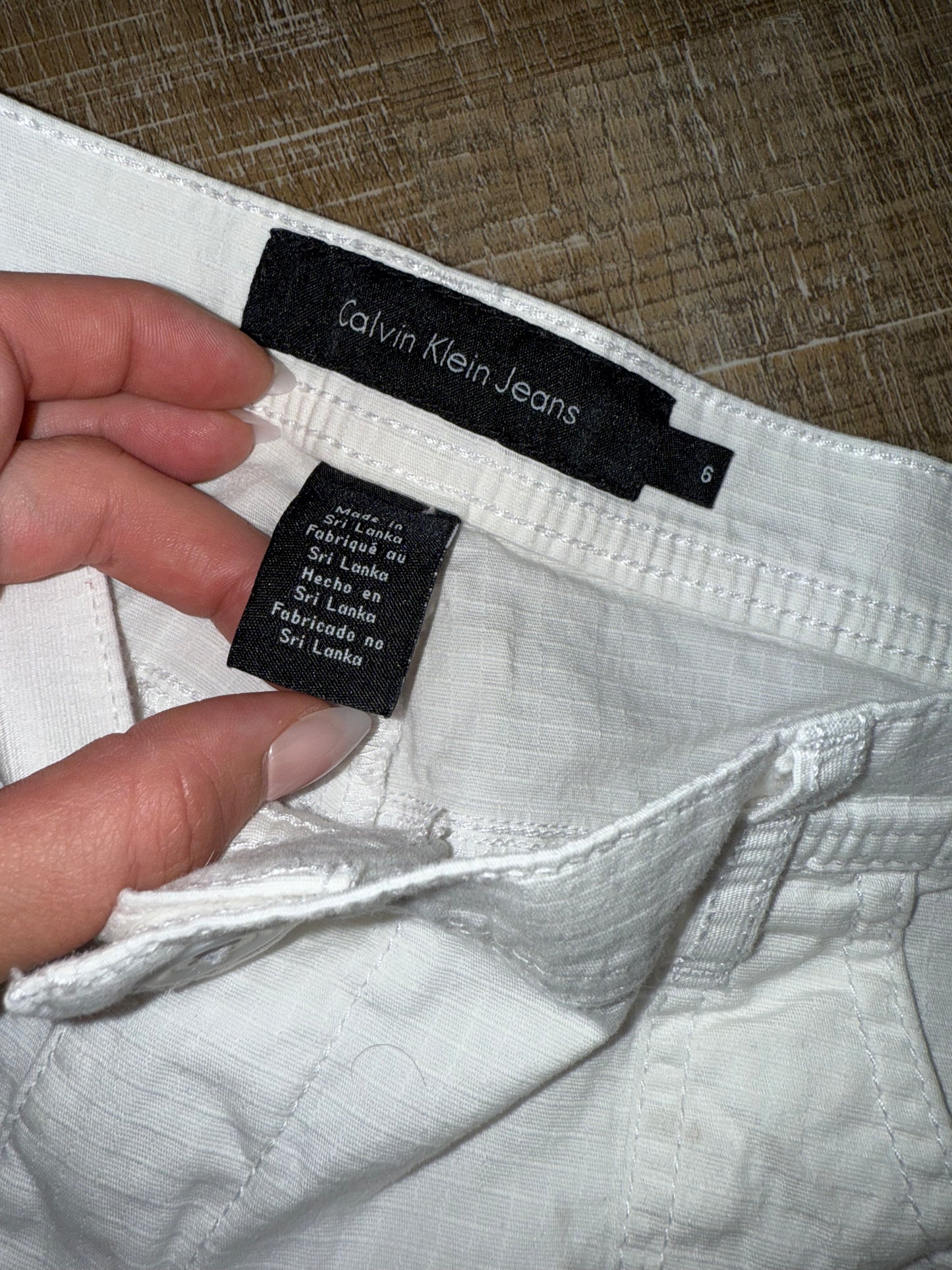 Calvin Klein Jeans (6) White Dress Shorts
