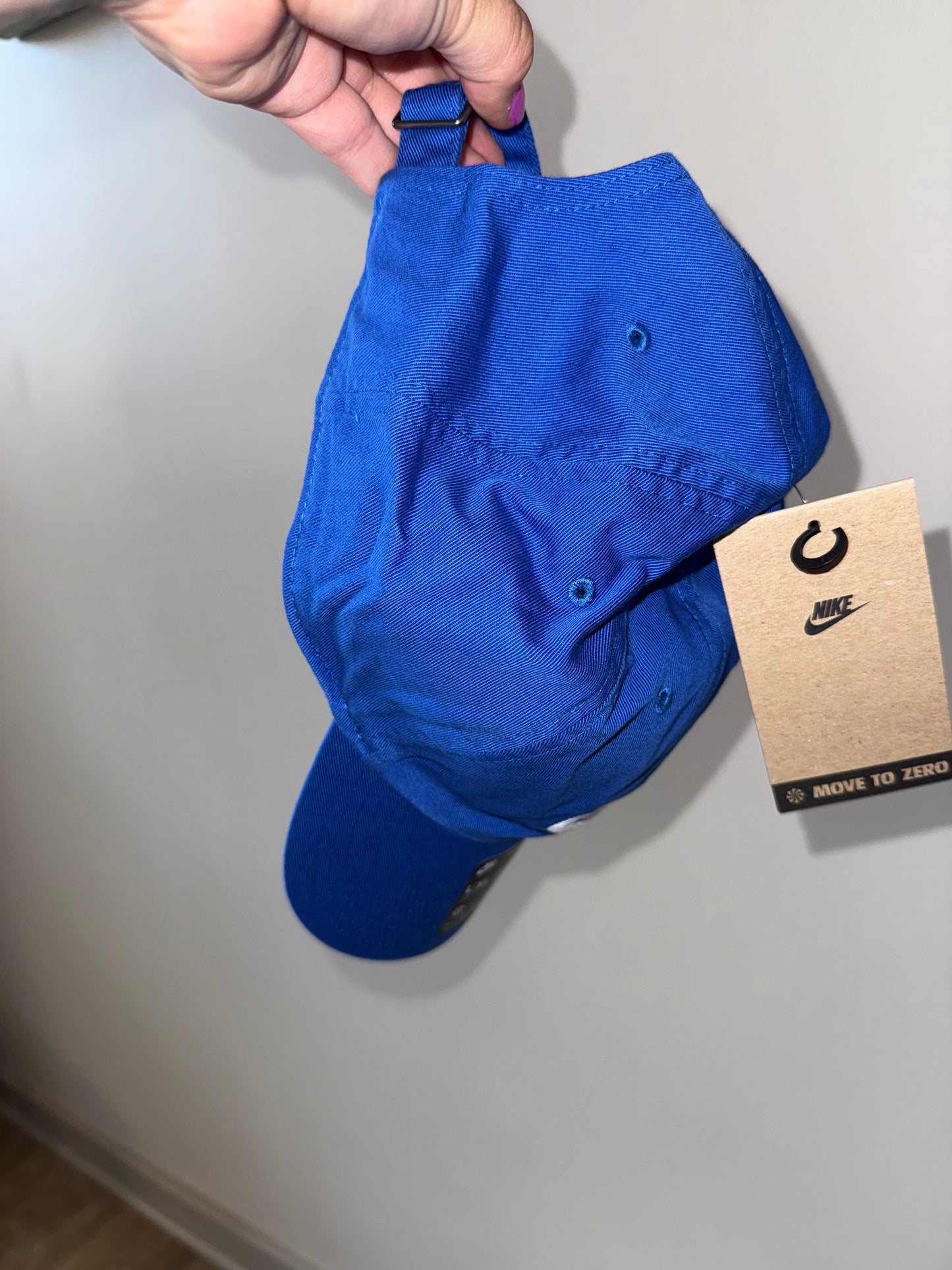 NWT Nike (L//XL) Brand New Blue Club Hat with Embroidered Logo
