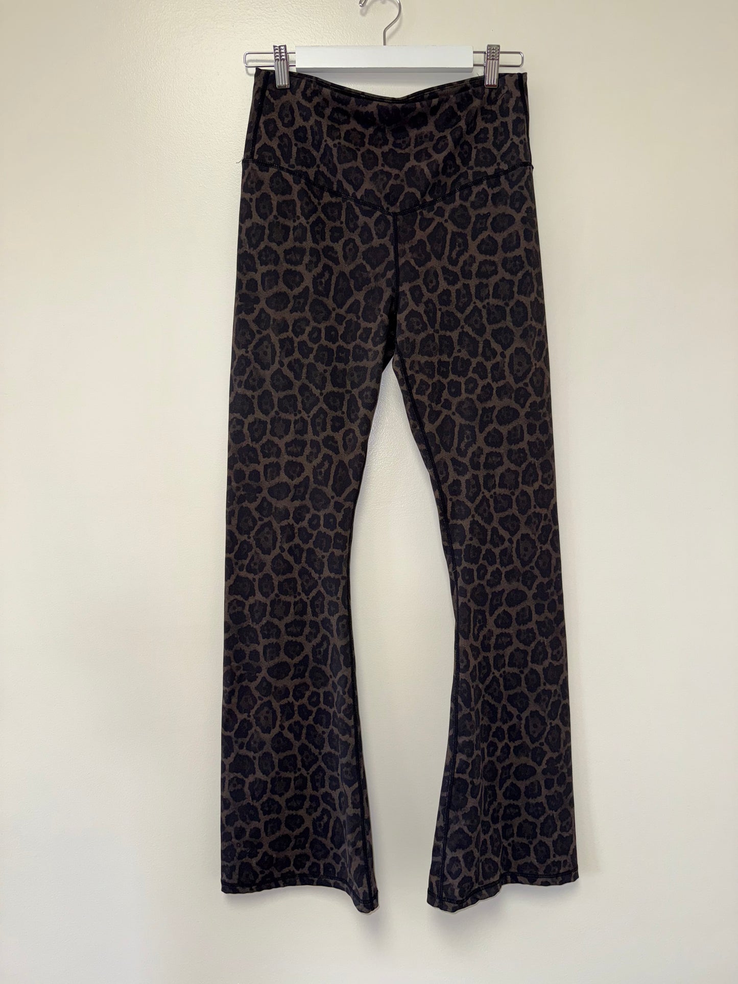 Otos (XL) Black and Brown Cheetah Print High Rise Flare Leggings