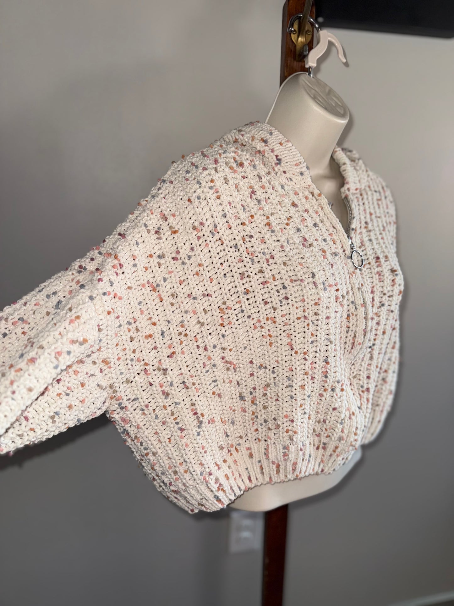 Moon & Madison (Small) Cream Knit 3/4 Zip Cropped Sweater with Hood