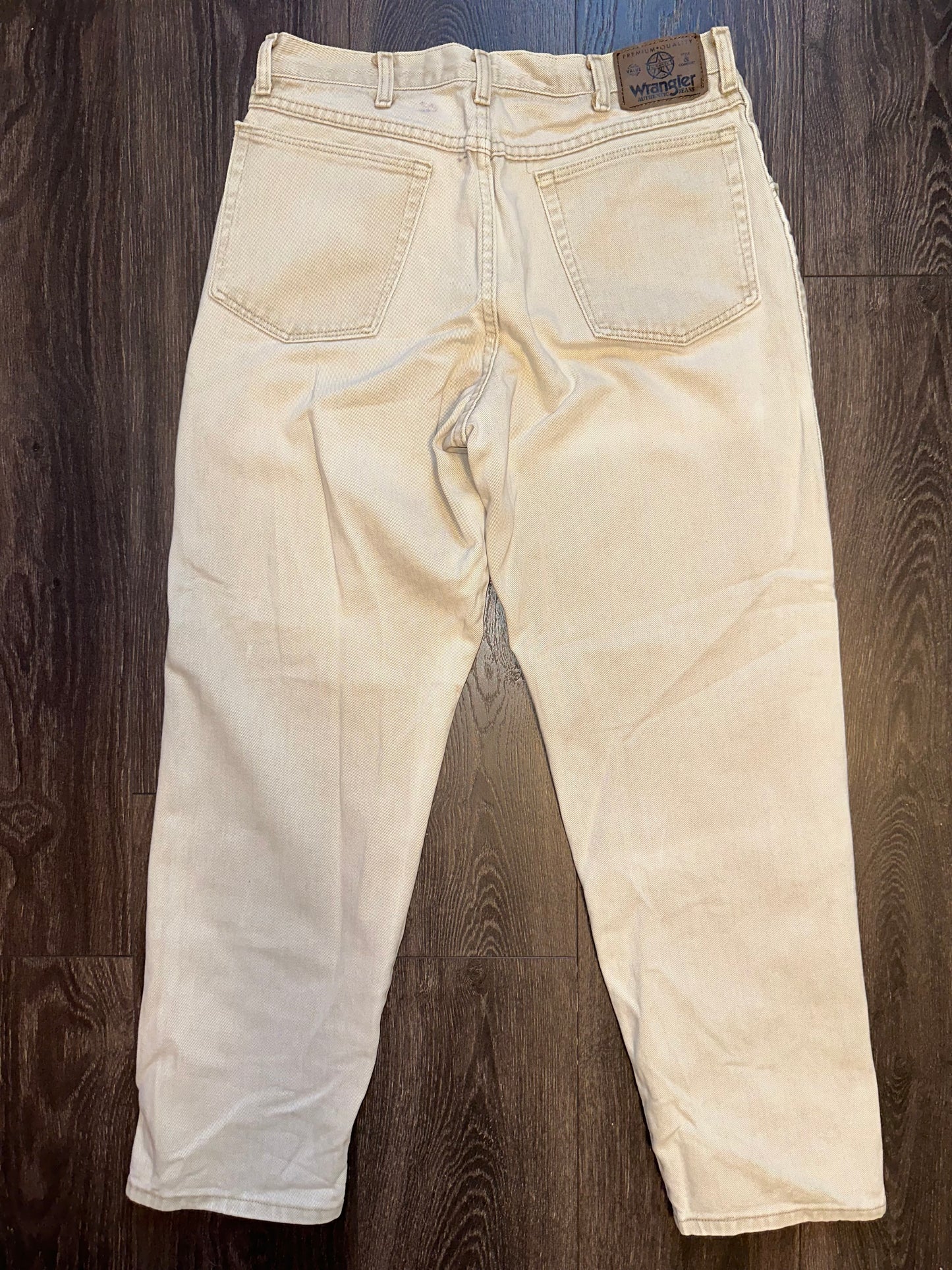 Wrangler (34x30) Creme Neutral Denim Jeans