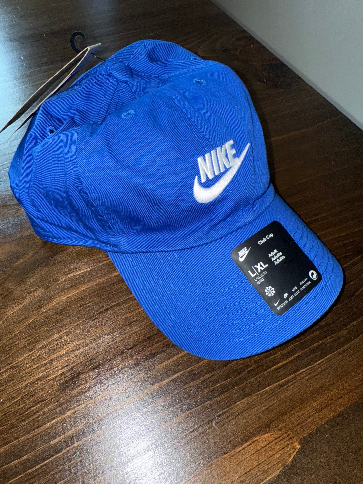 NWT Nike (L//XL) Brand New Blue Club Hat with Embroidered Logo