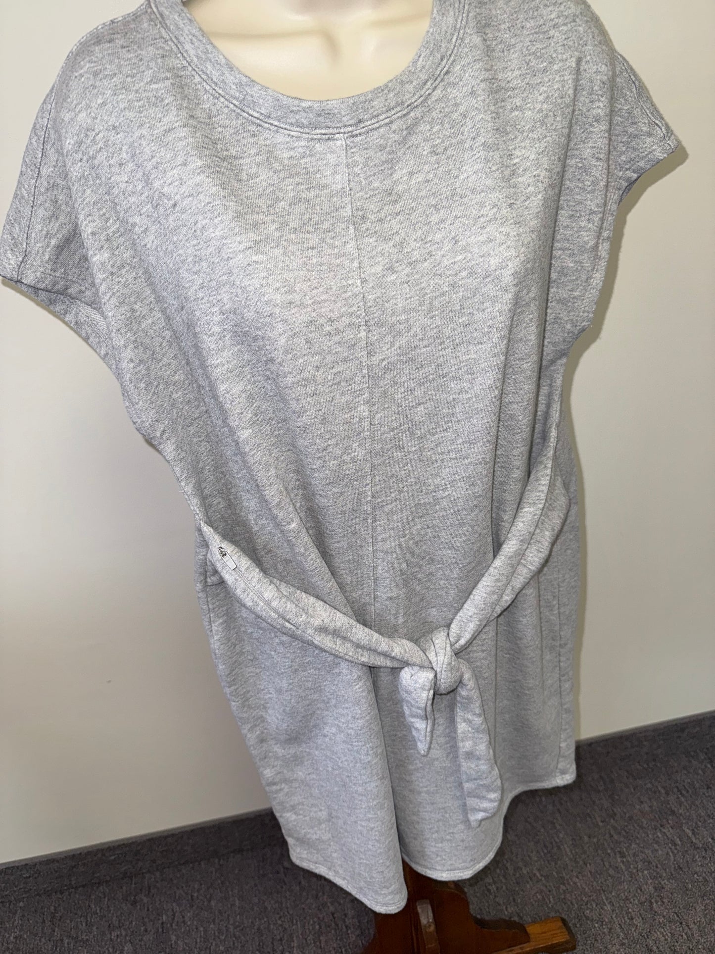 Athleta (Medium) Grey Sweatshirt Tied Dress