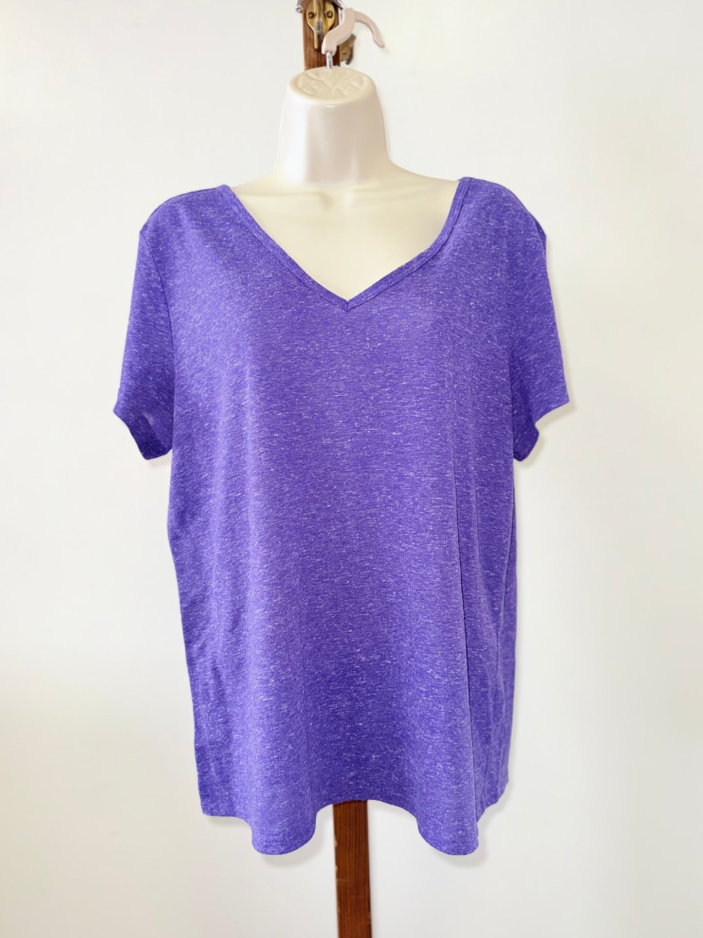 Victoria's Secret (Large) Purple V-Neck T-Shirt