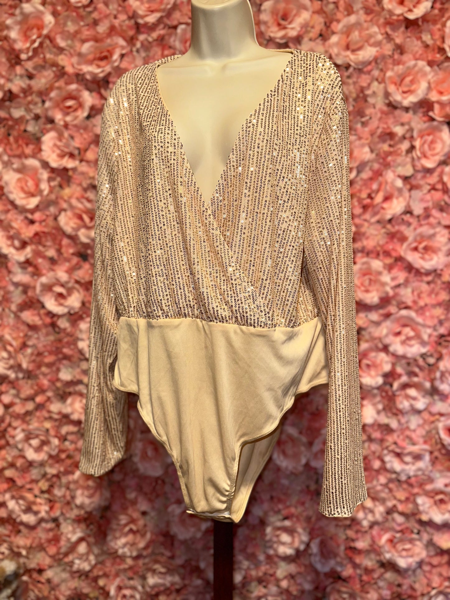 SHEIN (4XL) Gold Sequin Criss Cross V-Neck Long Sleeve Bodysuit