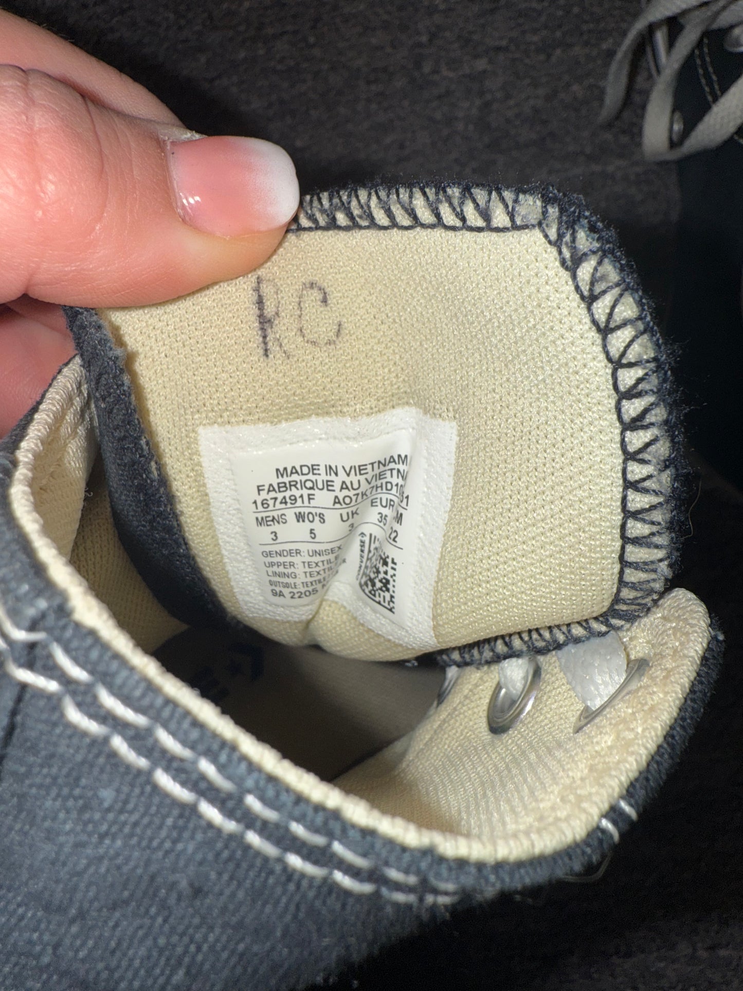 Converse (Womens 5//Mens 3) Black HighTop Laced Up Sneakers