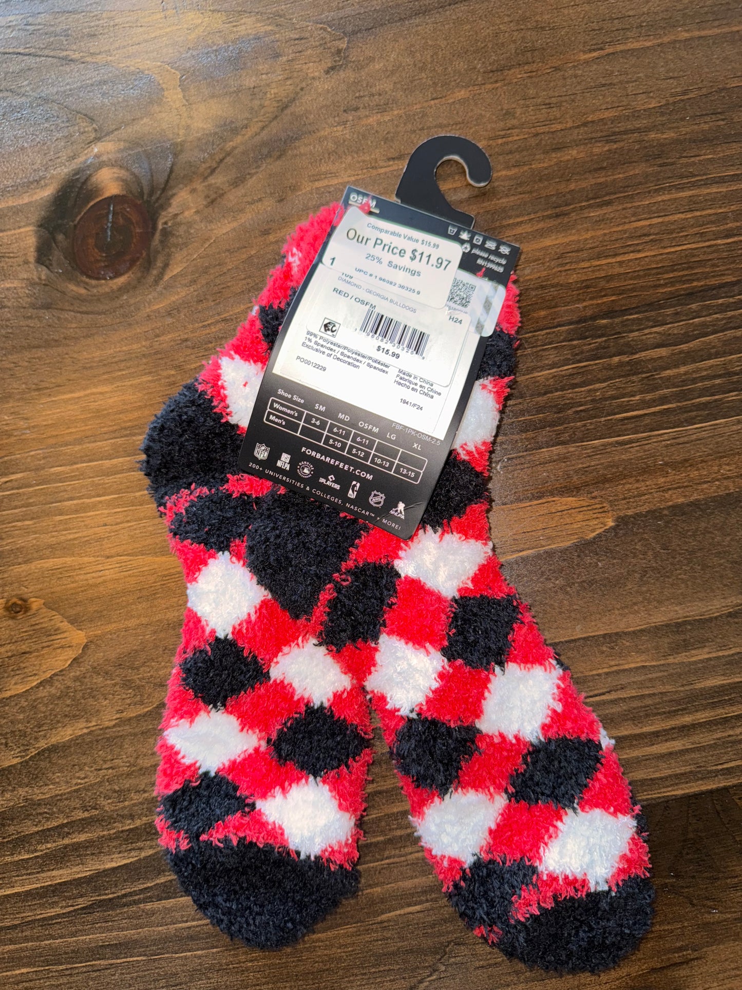 NWT For Bare Feet (OS) Brand New Diamond Georgia Bulldogs Fuzzy Socks