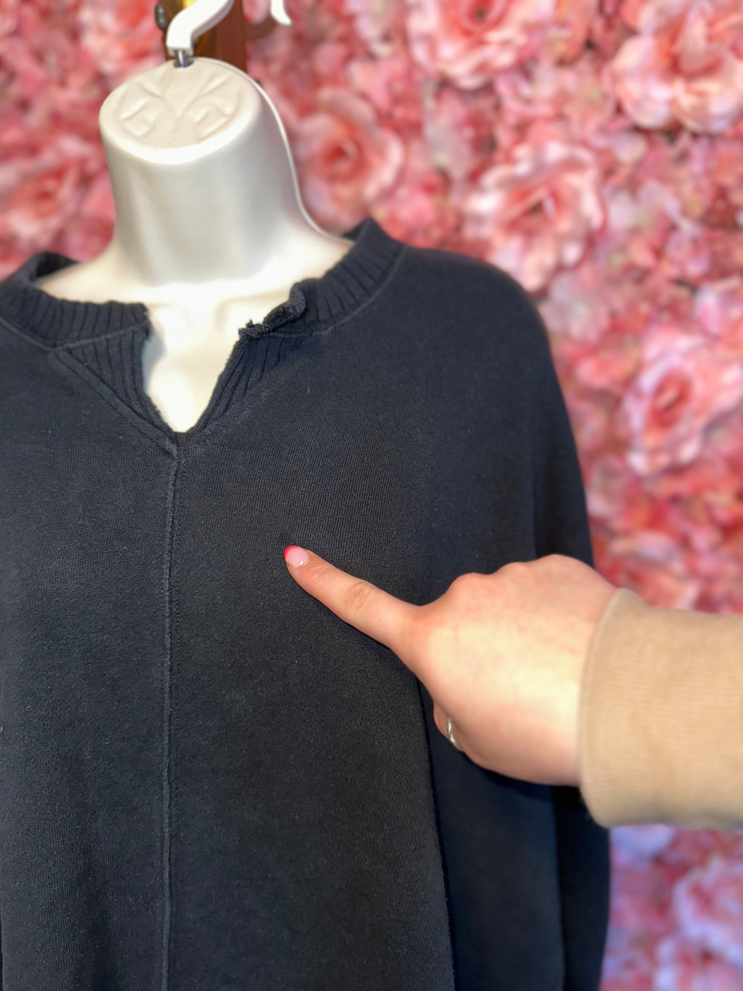 aerie (Small) Black V-Neck Sweatshirt