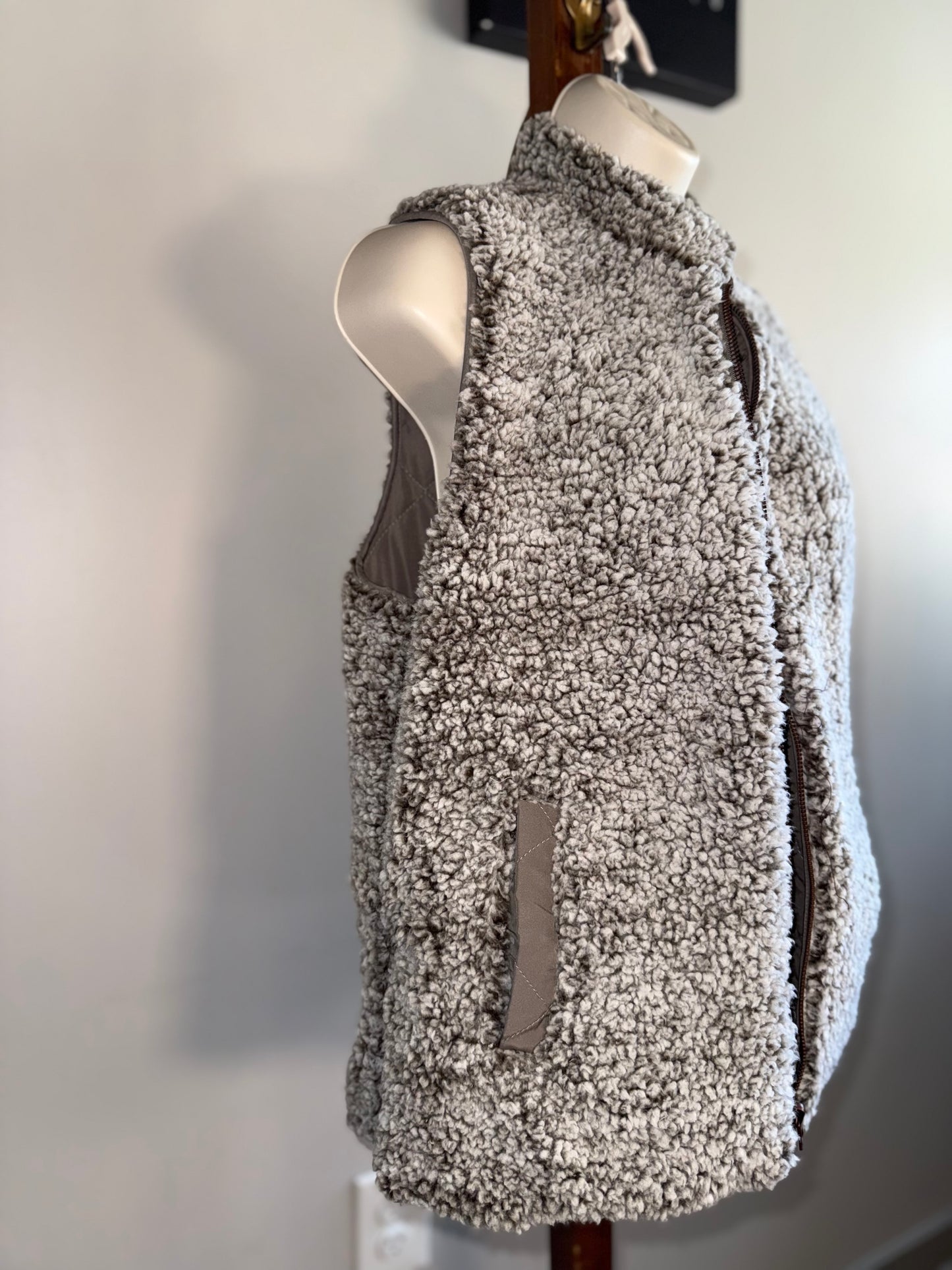 NWT Thread & Supply (Small) Brand New Reversible Fuzzy Vest