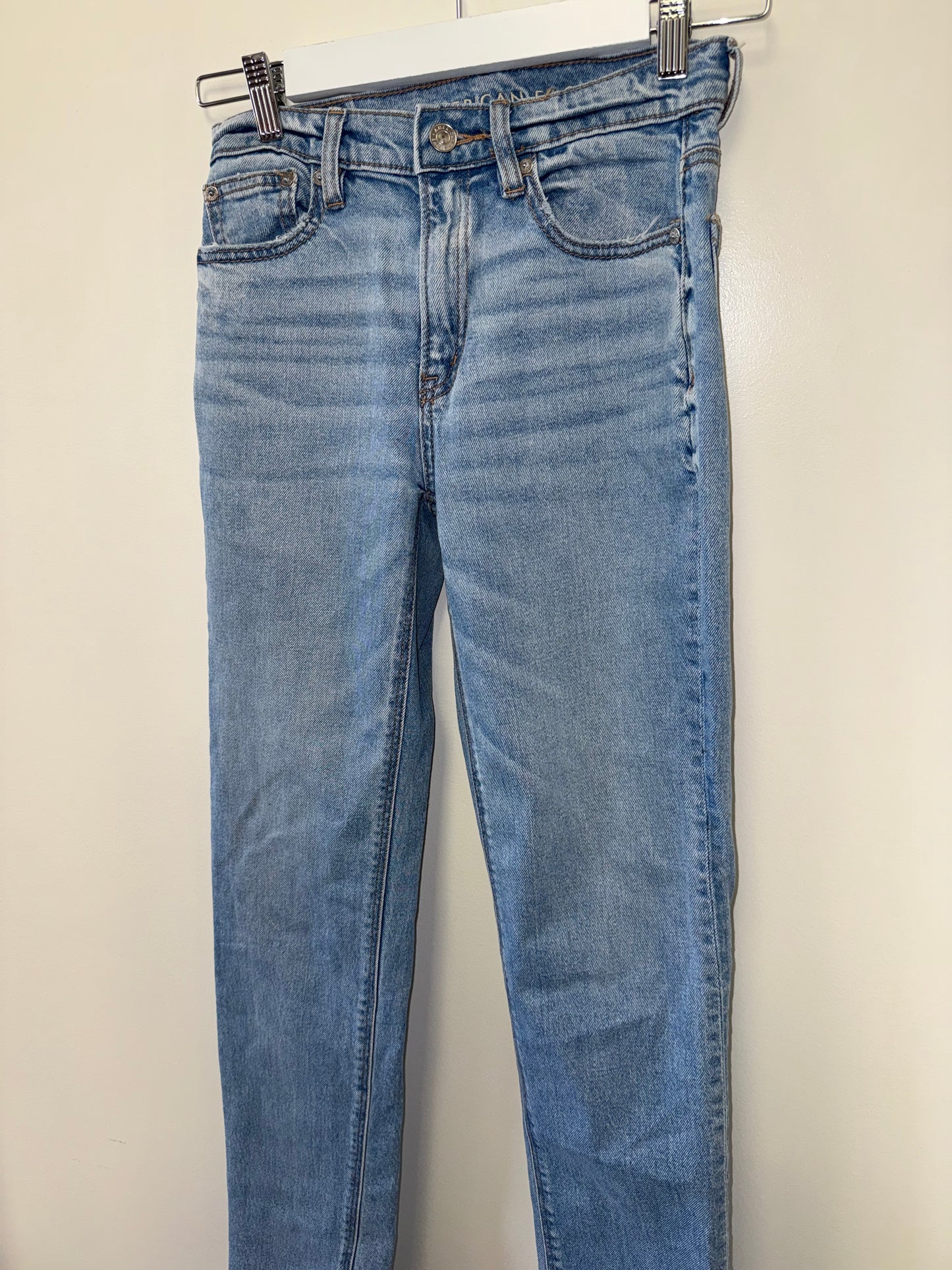 American Eagle (00 Long) Super High Rise Straight Leg Denim Jeans with Stretch