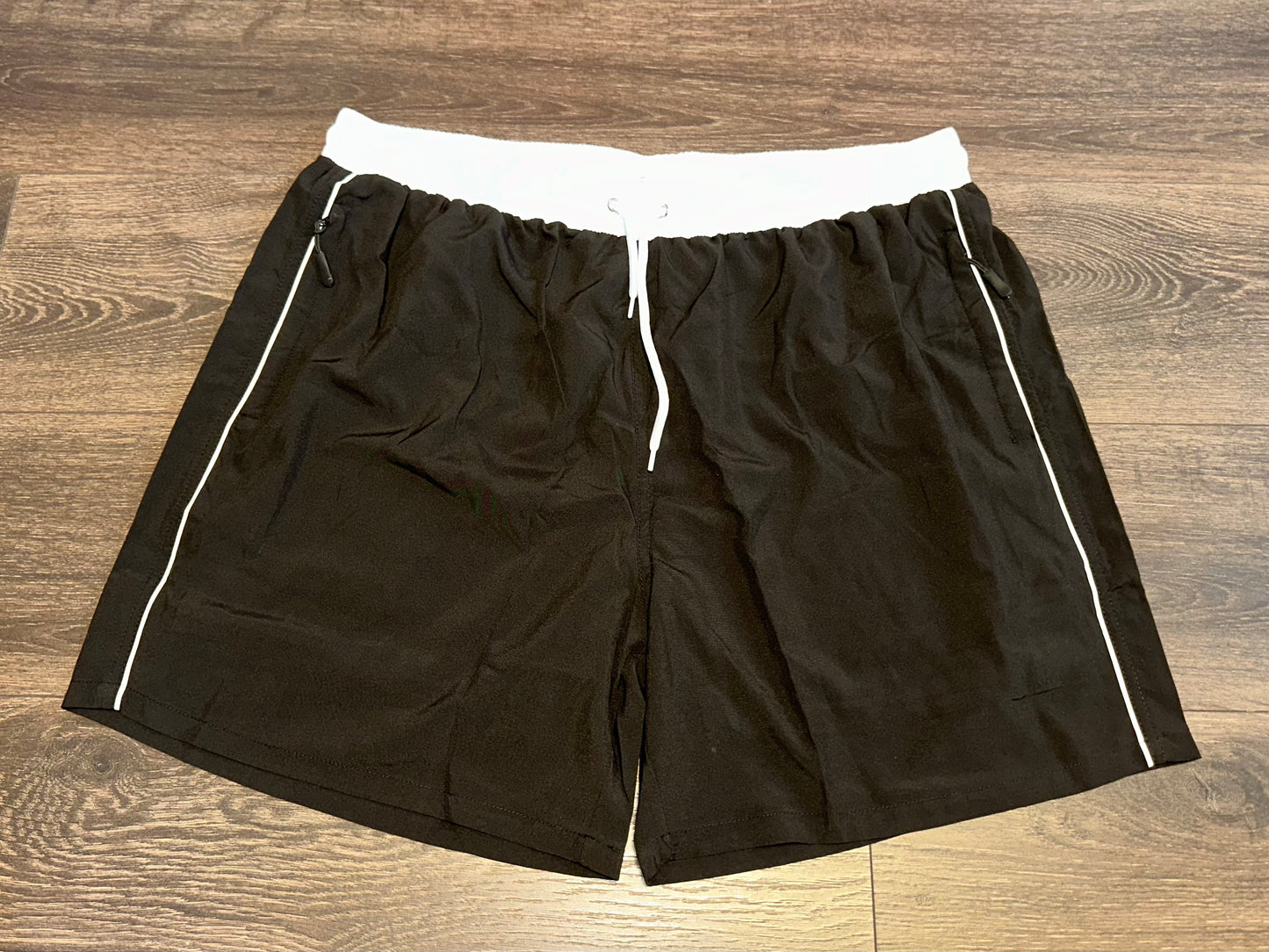 Difficort (XXL) Brand New B&W Sporty Shorts