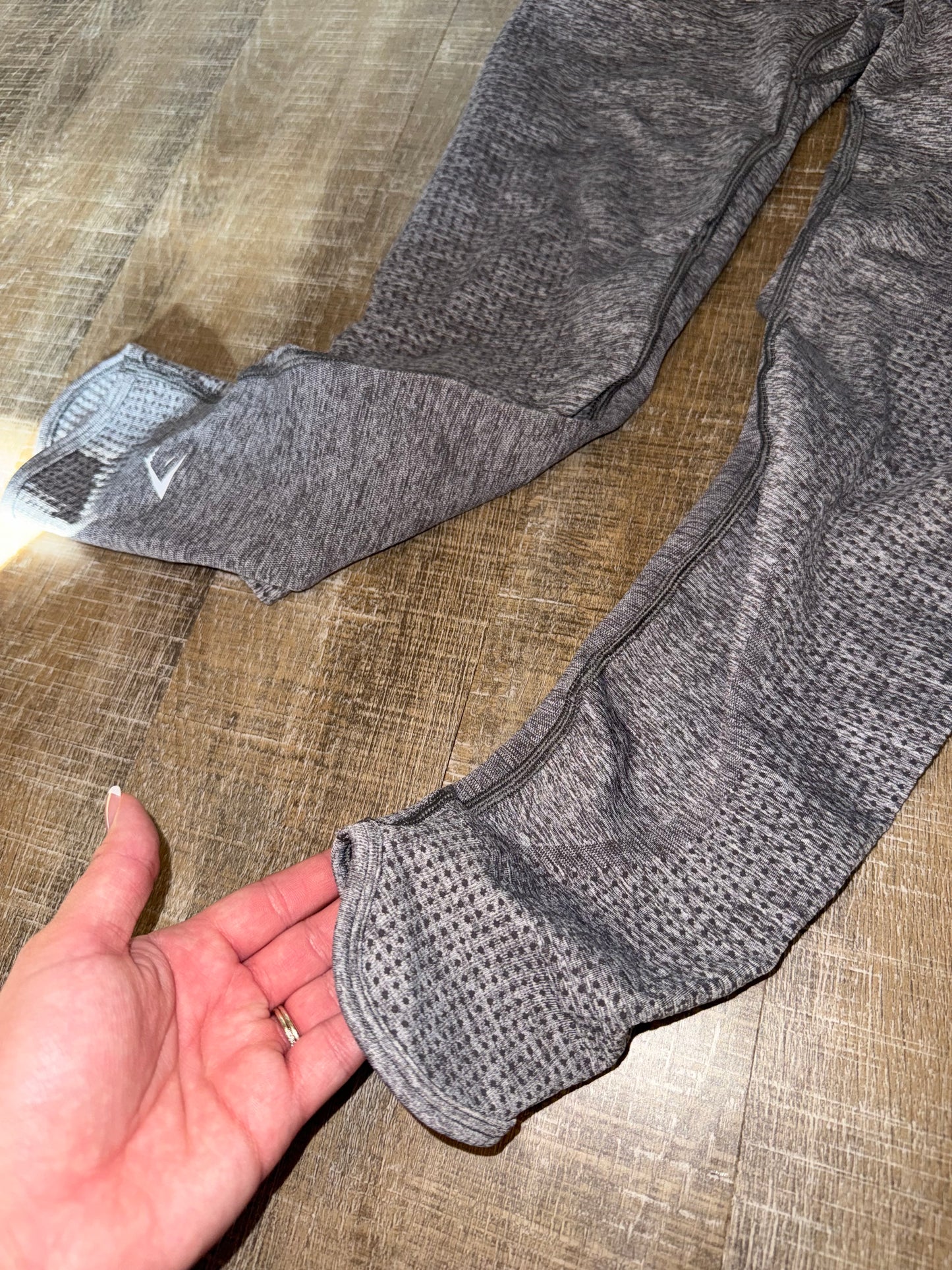 Gymshark (Large) Grey Cropped Leggings with Back Zipped Pocket