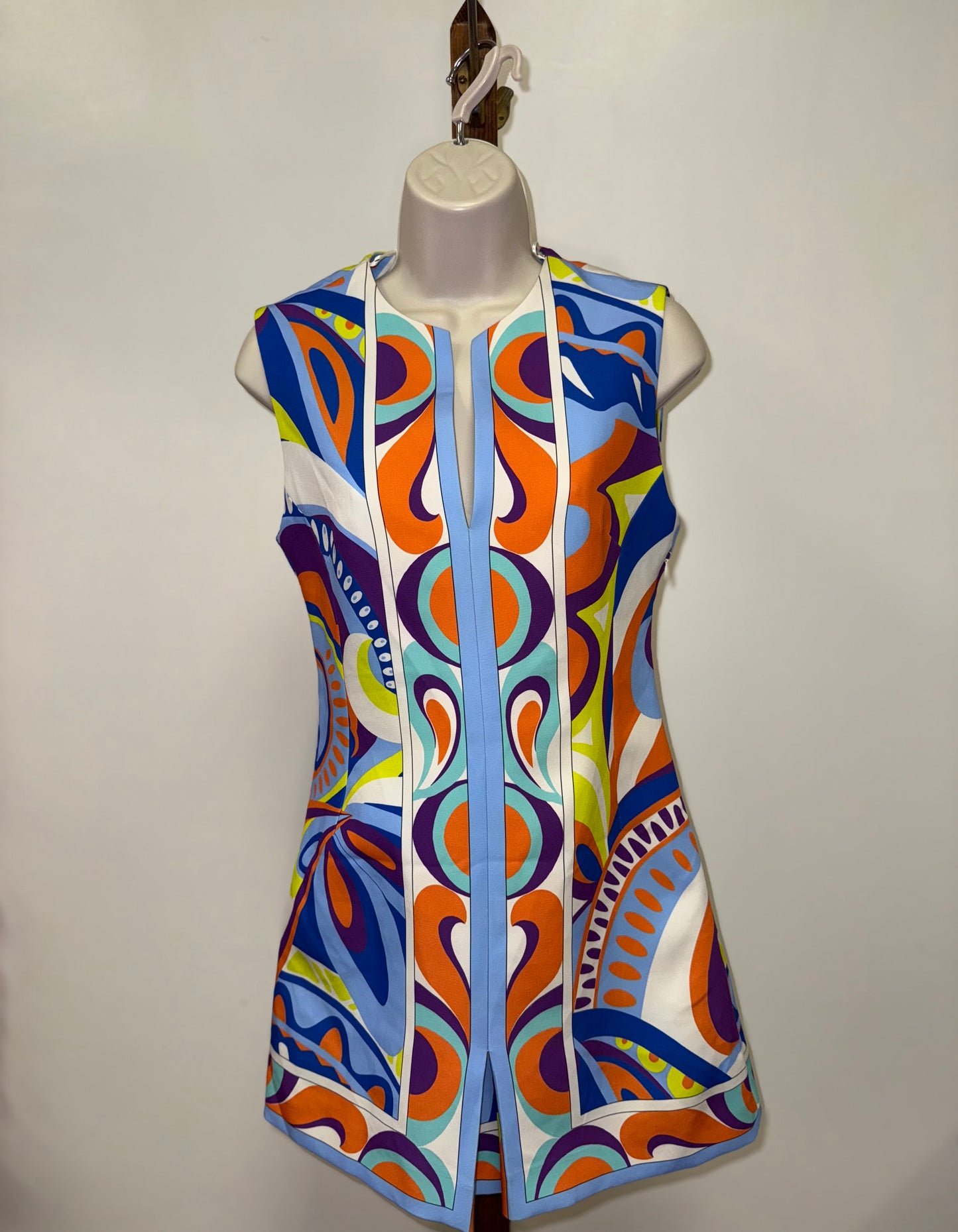 NWT Zara (XS) Brand New Colorful Pattern V-Neck Dress