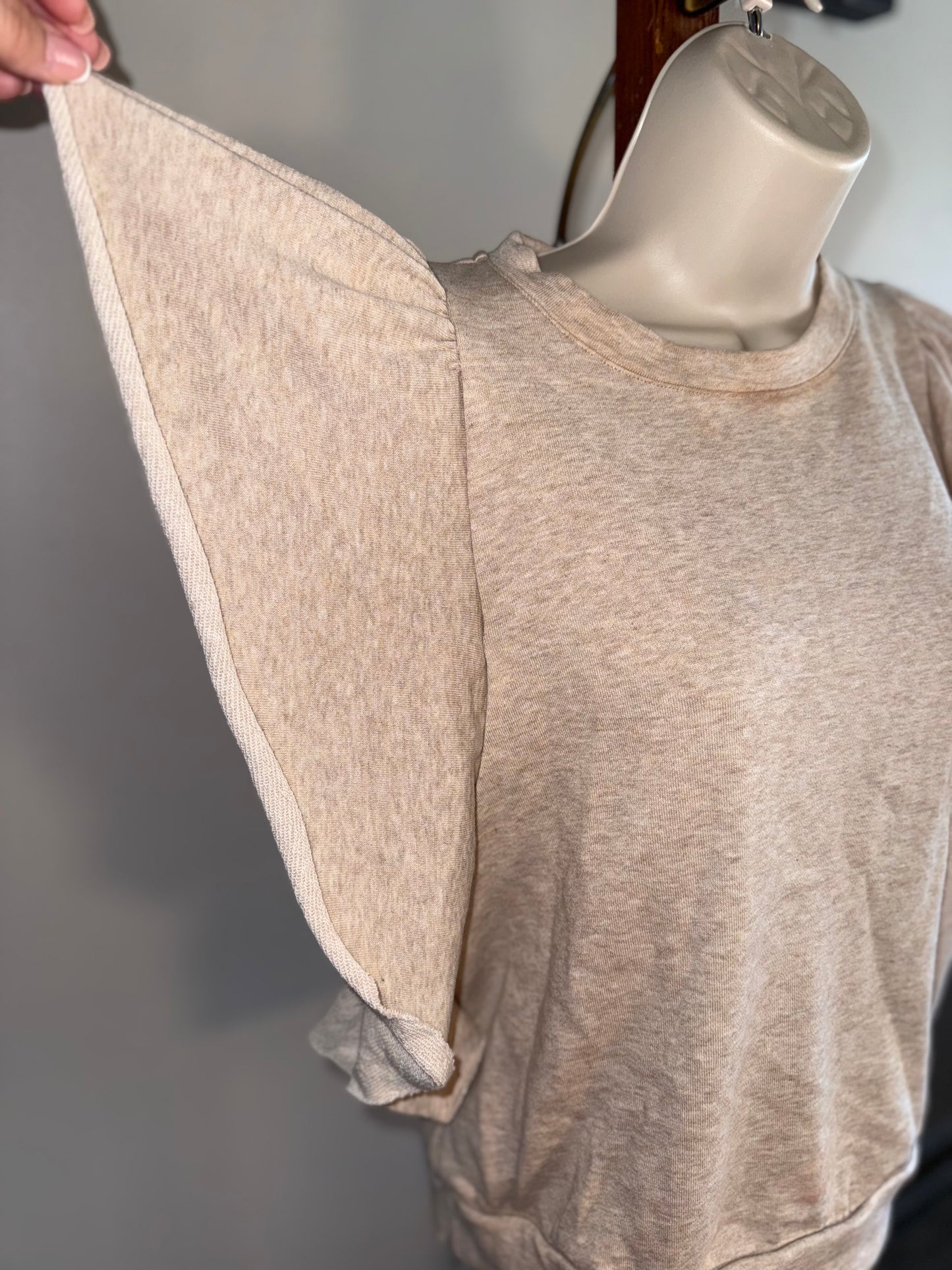 Evereve (Small) Cream Short Sleeve Sweatshirt Blouse with Ruffle Sleeves