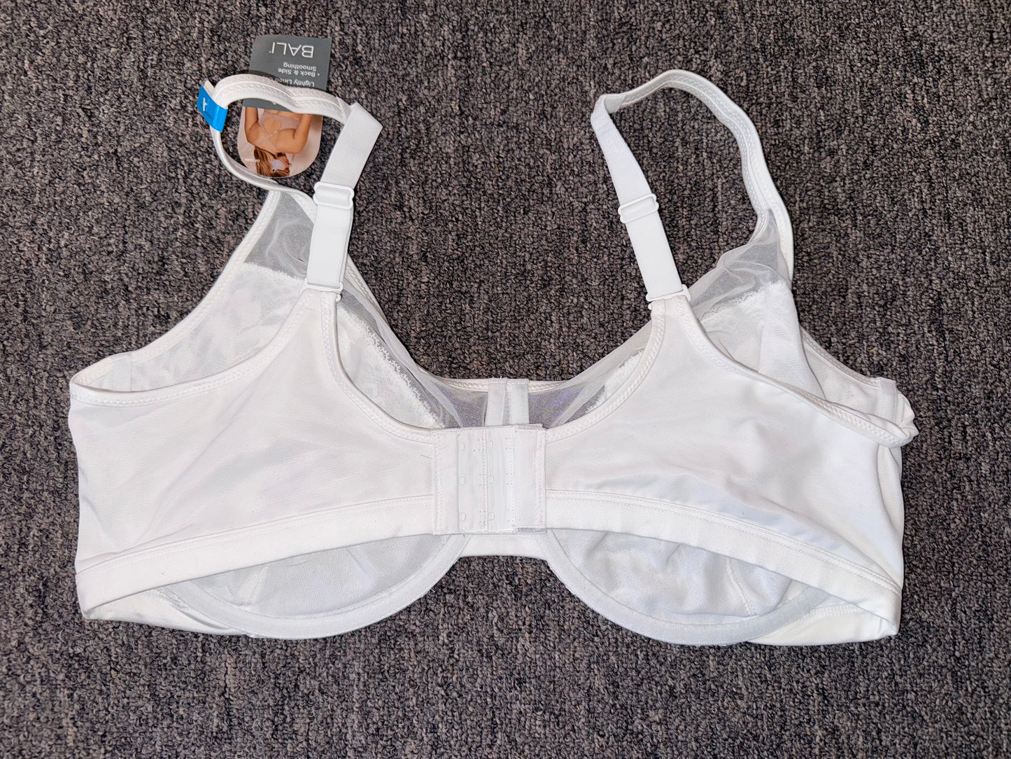 NWT Bali (42DDD) Brand New White Lace Bra