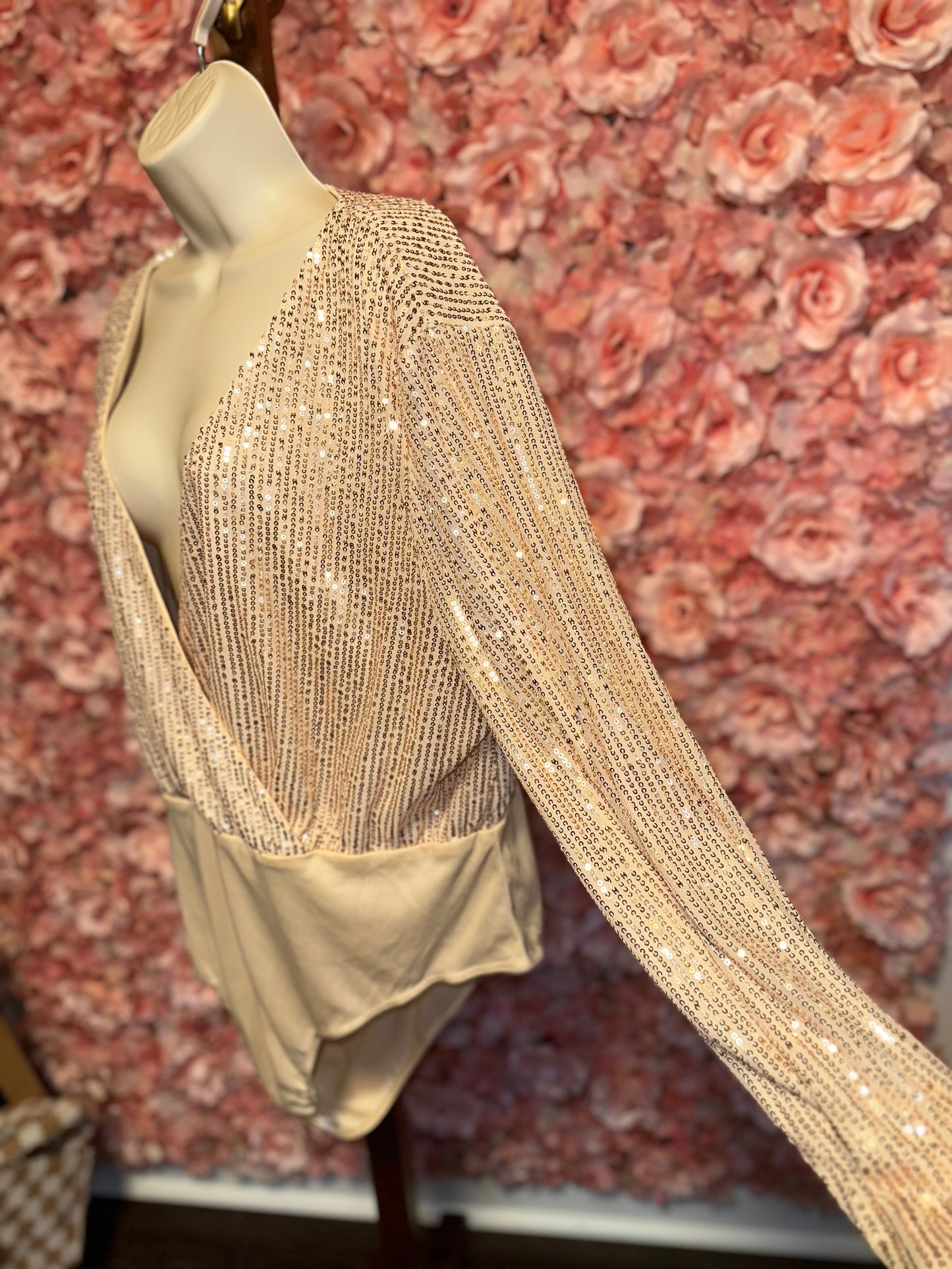 SHEIN (4XL) Gold Sequin Criss Cross V-Neck Long Sleeve Bodysuit