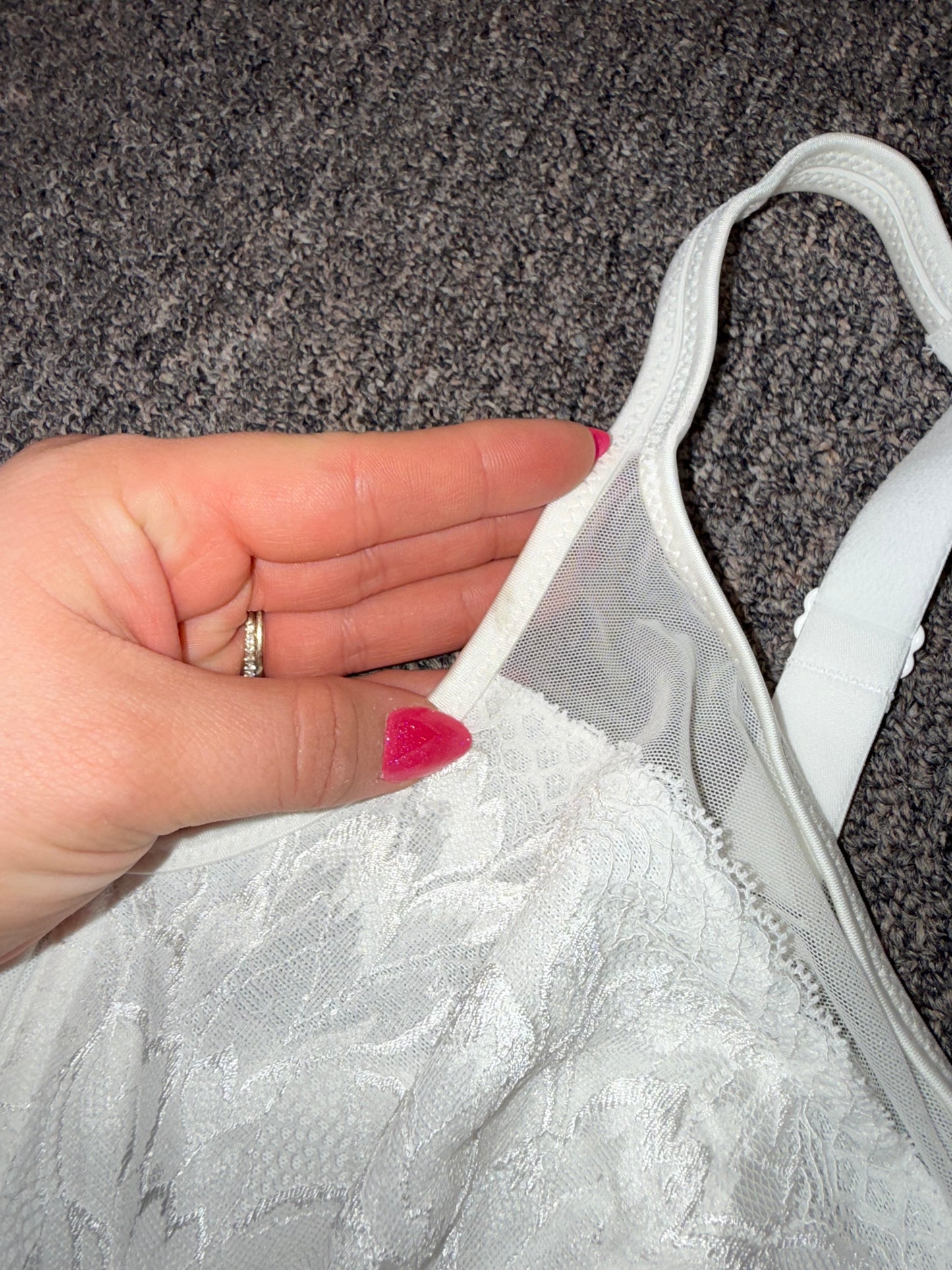 NWT Bali (42DDD) Brand New White Lace Bra