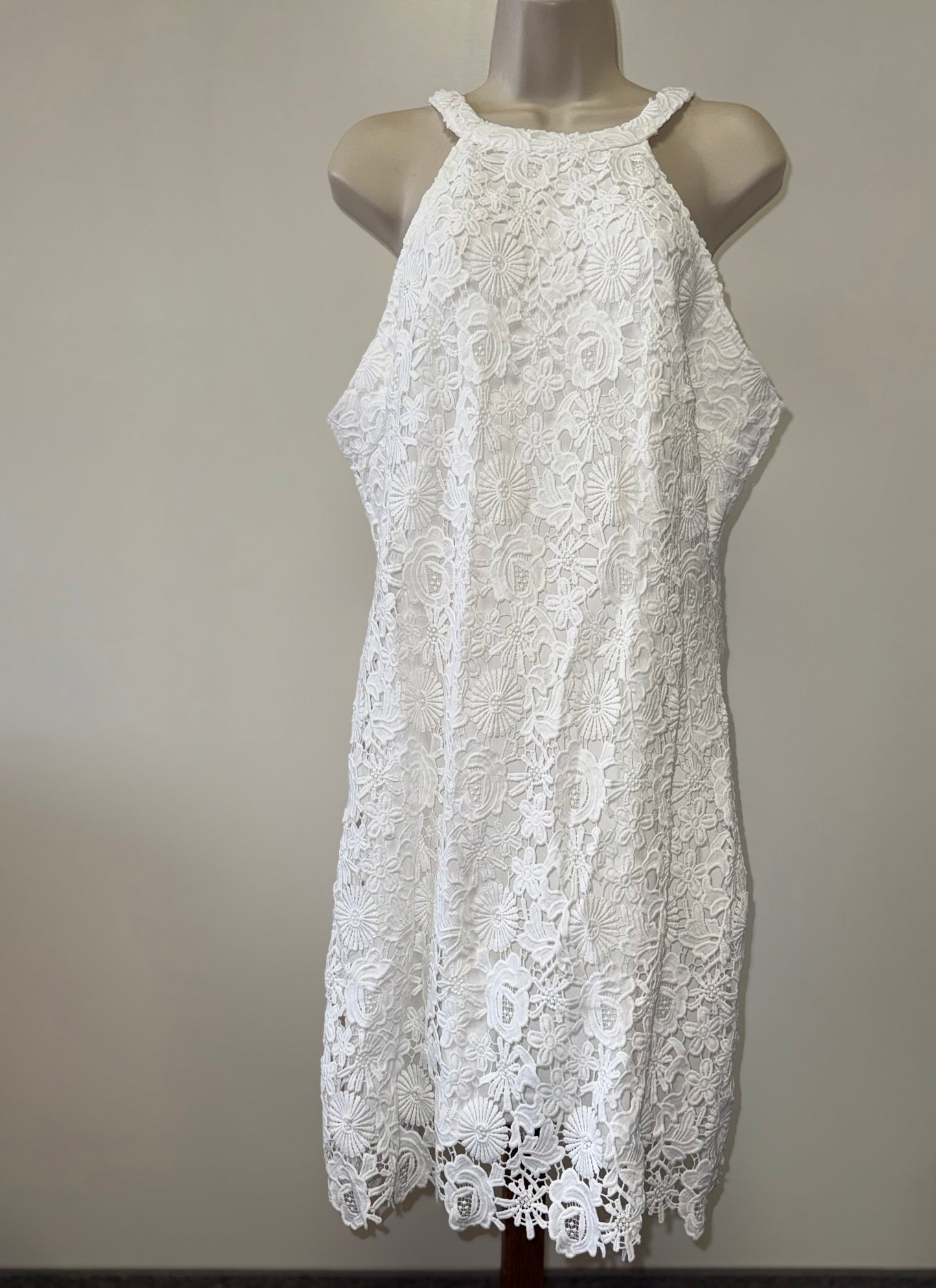 Lulus (XL) White Lace Sleeveless Dress