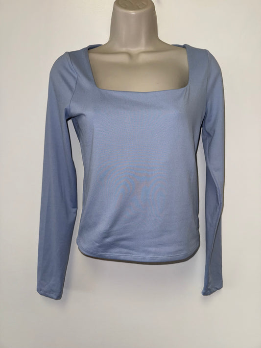 Hollister (Medium) Smooth Soft Long Sleeve Crop Top with Square Neckline