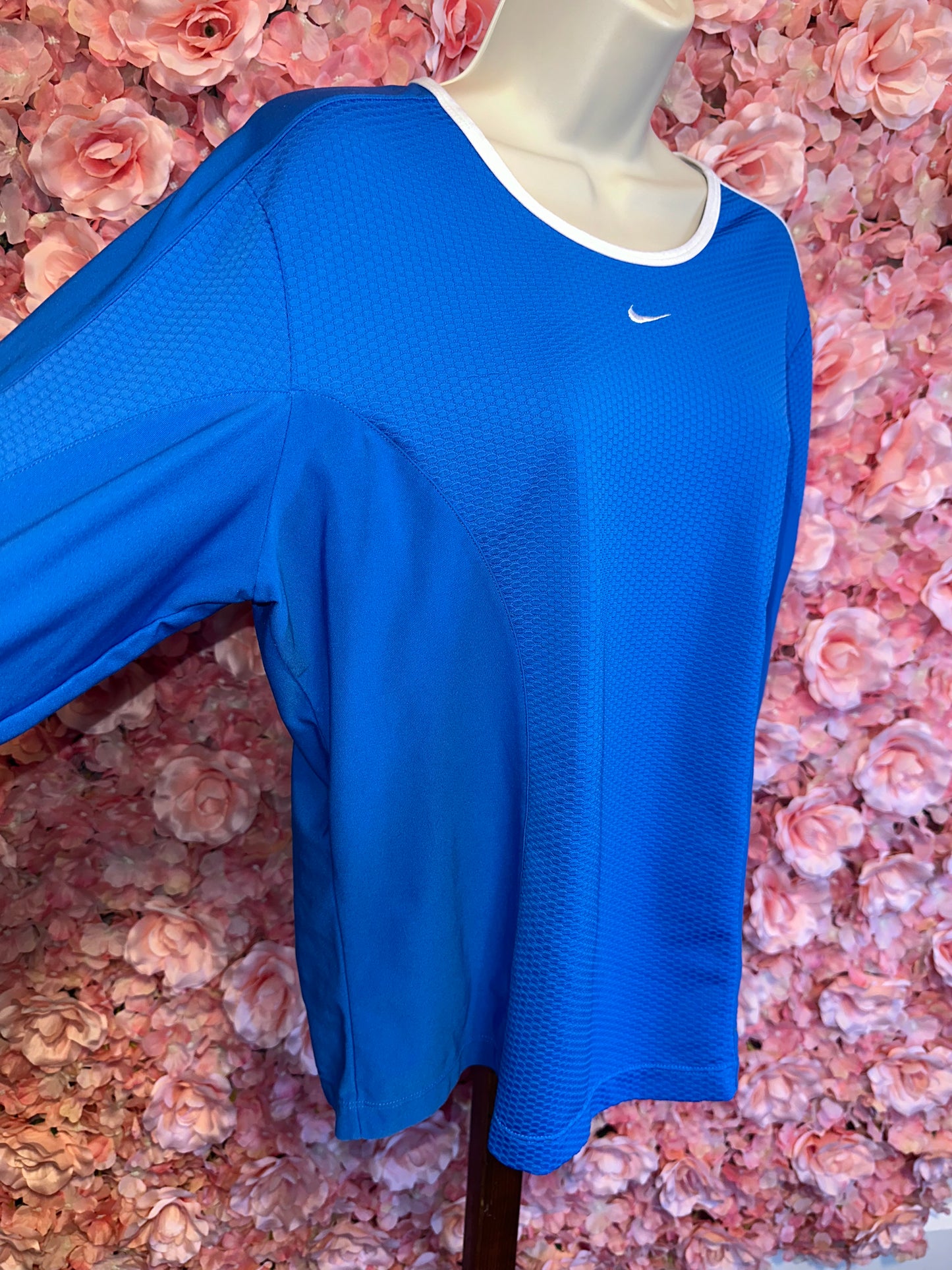 Nike (Large) Blue Long Sleeve Sphere Dry Sporty Top