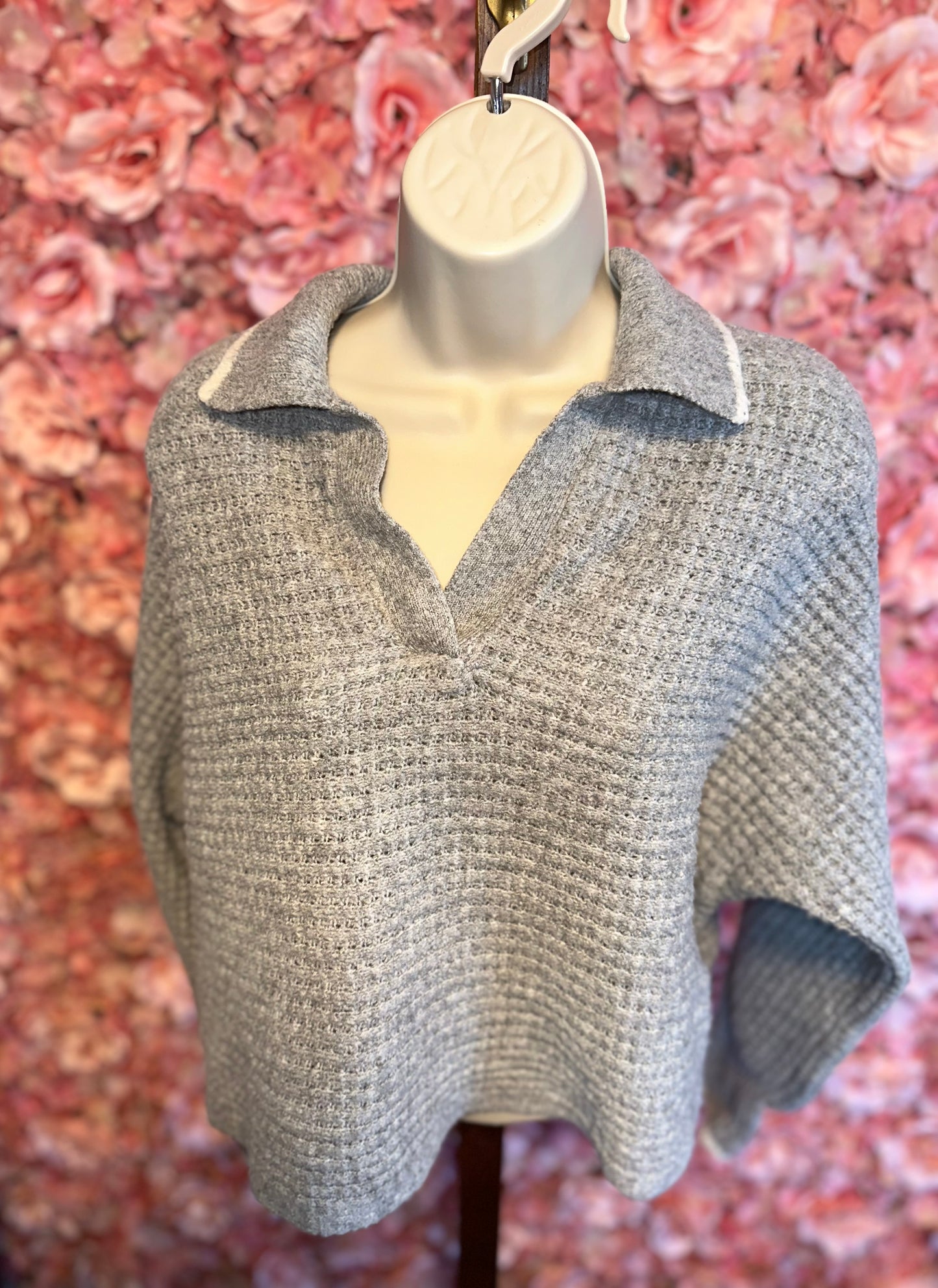 SO (Large) Grey Knit V-Neck Collar Cropped Sweater