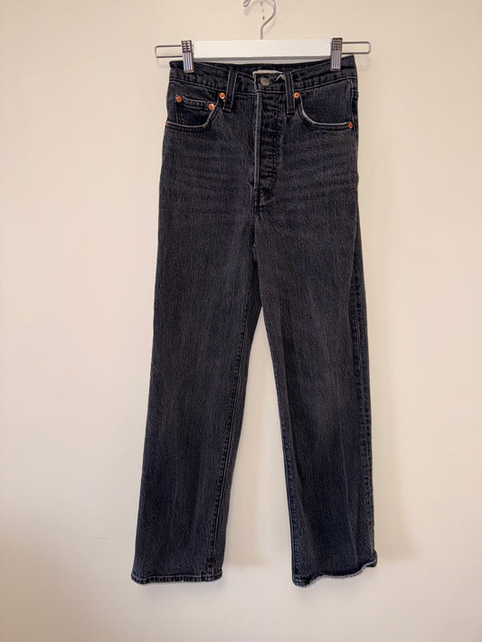 Levis (W24//L29) Black Denim Rib Cage Straight Ankle Jeans