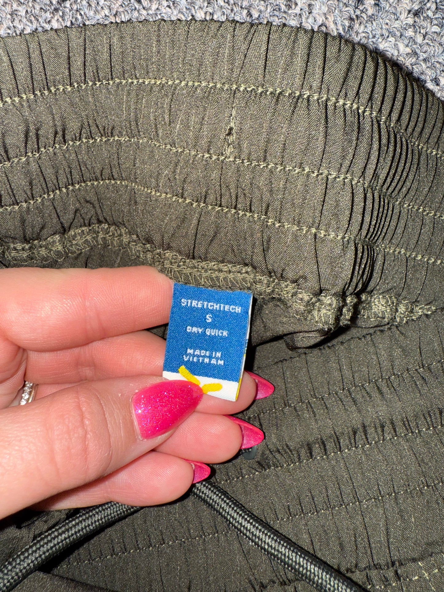 Old Navy (Small) Green StretchTech Dry Quick Jogger Pants