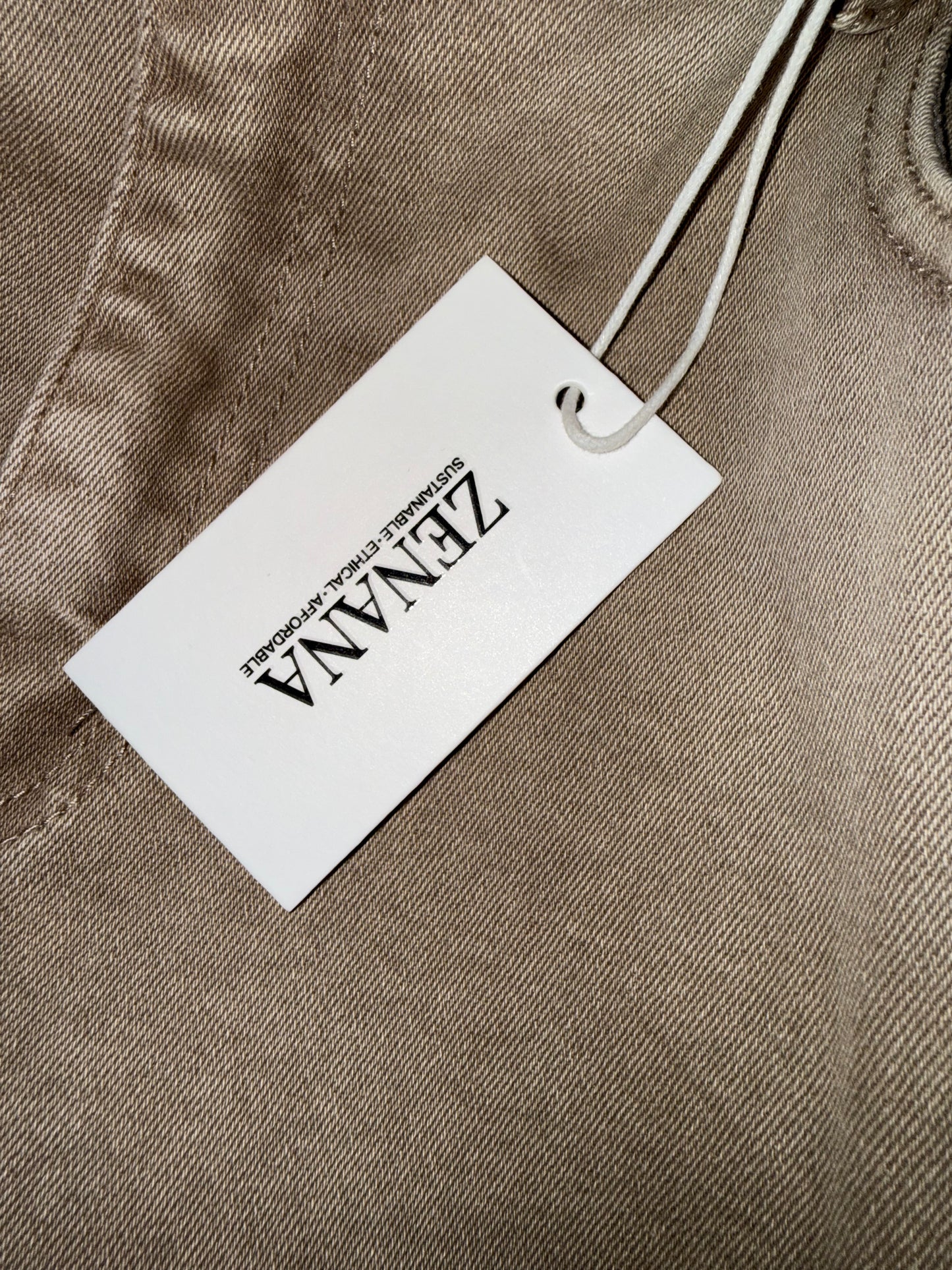 NWT Zenana (XL) Brand New Taupe Distressed Straight-Leg Jeans