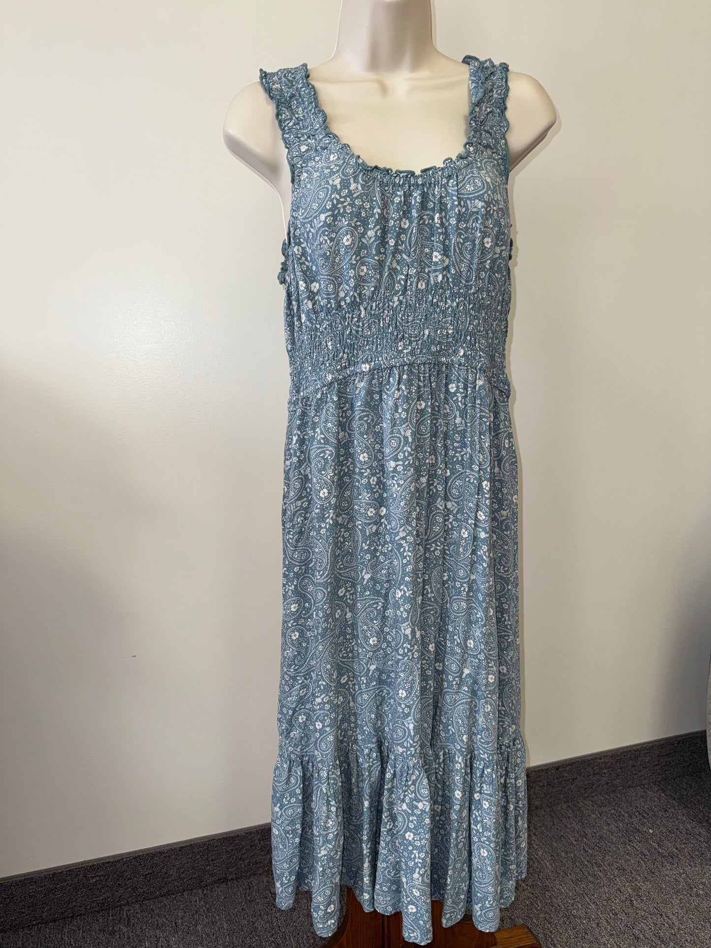 Patrons of Peace (Large) Blue and White Floral Pattern Sleeveless Maxi Dress