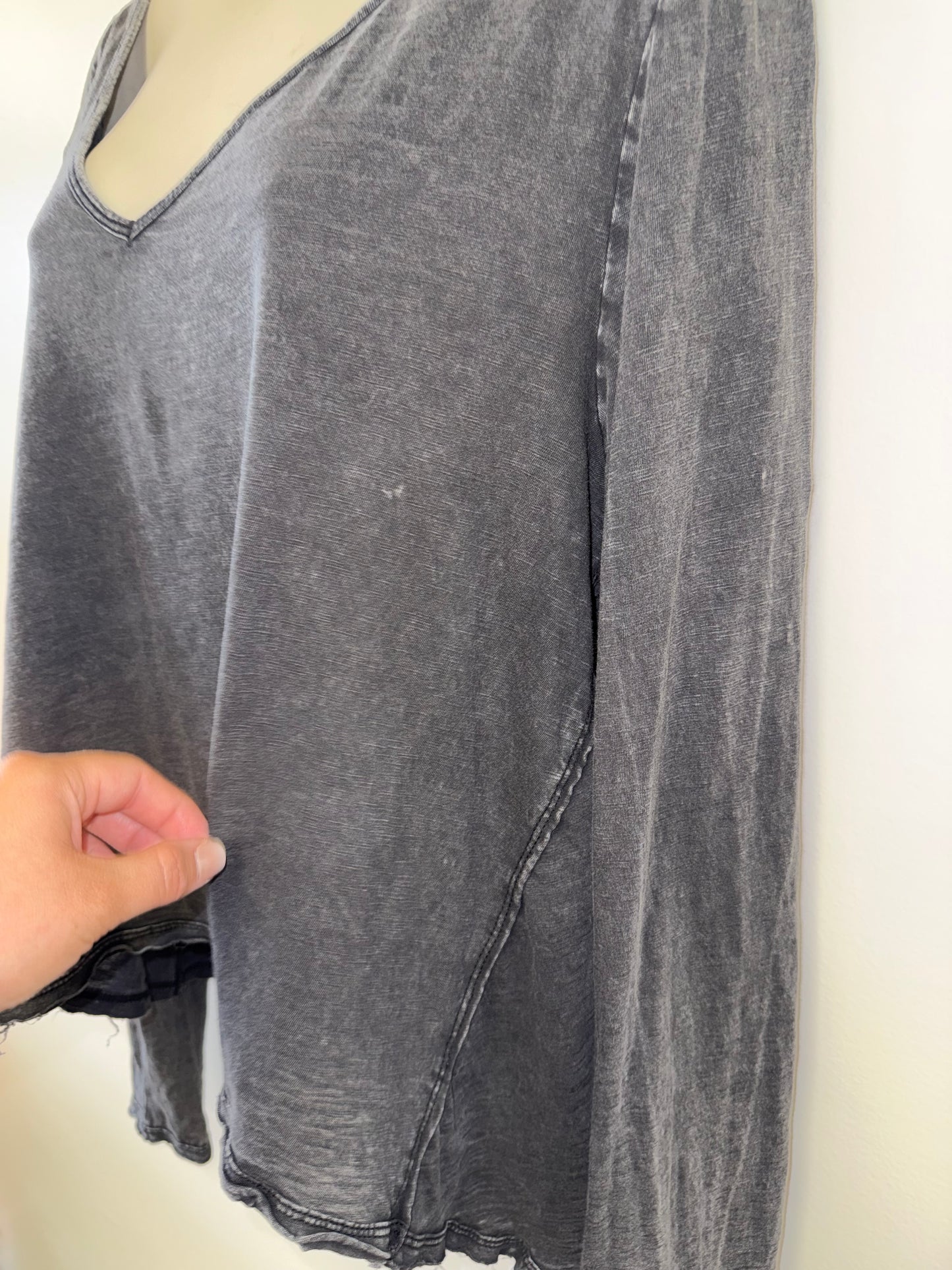 Saturday Sunday By Anthropologie (Large) Grey Acid Wash Cropped Long Sleeve Top