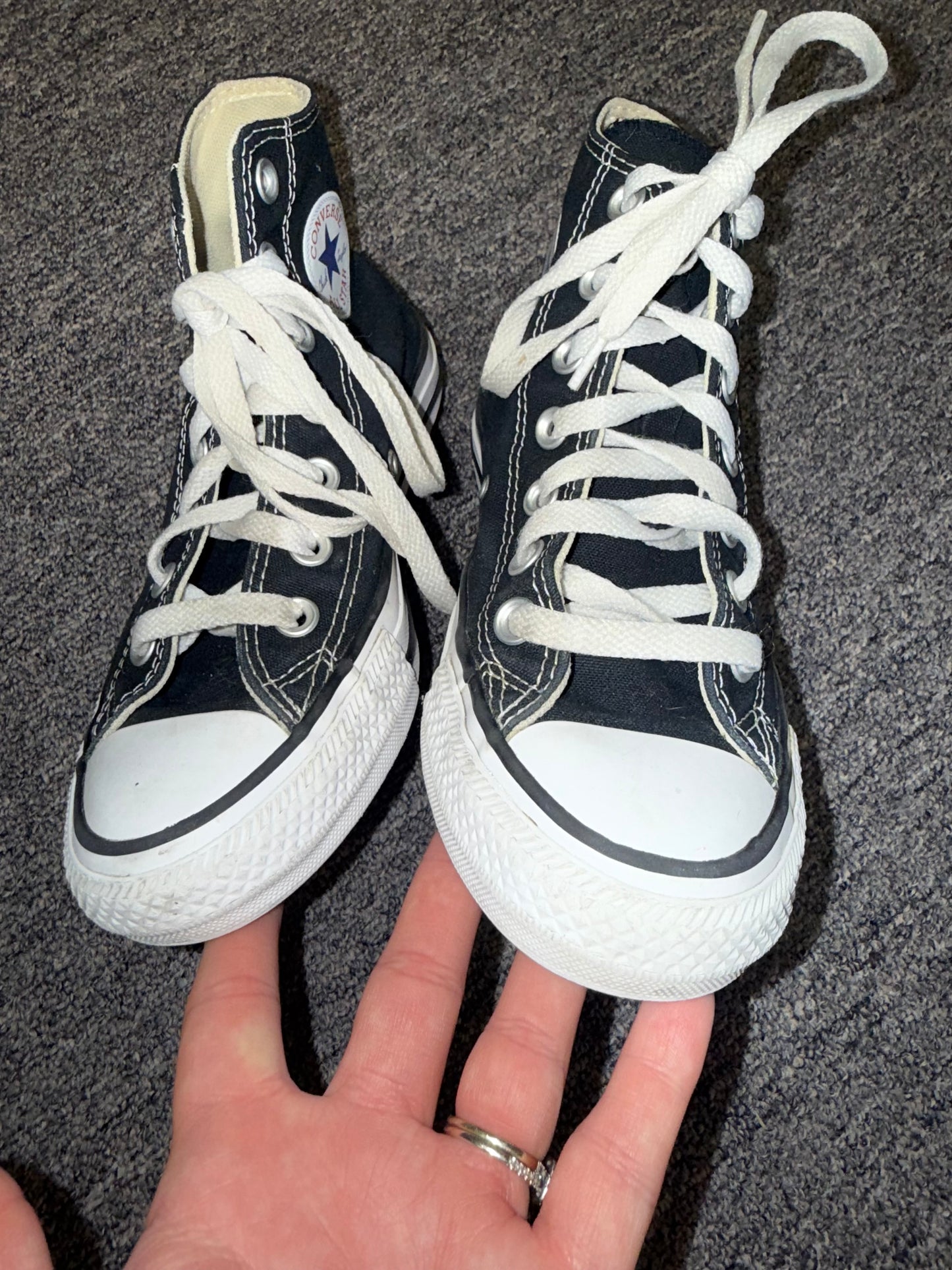 Converse (Womens 5//Mens 3) Black HighTop Laced Up Sneakers