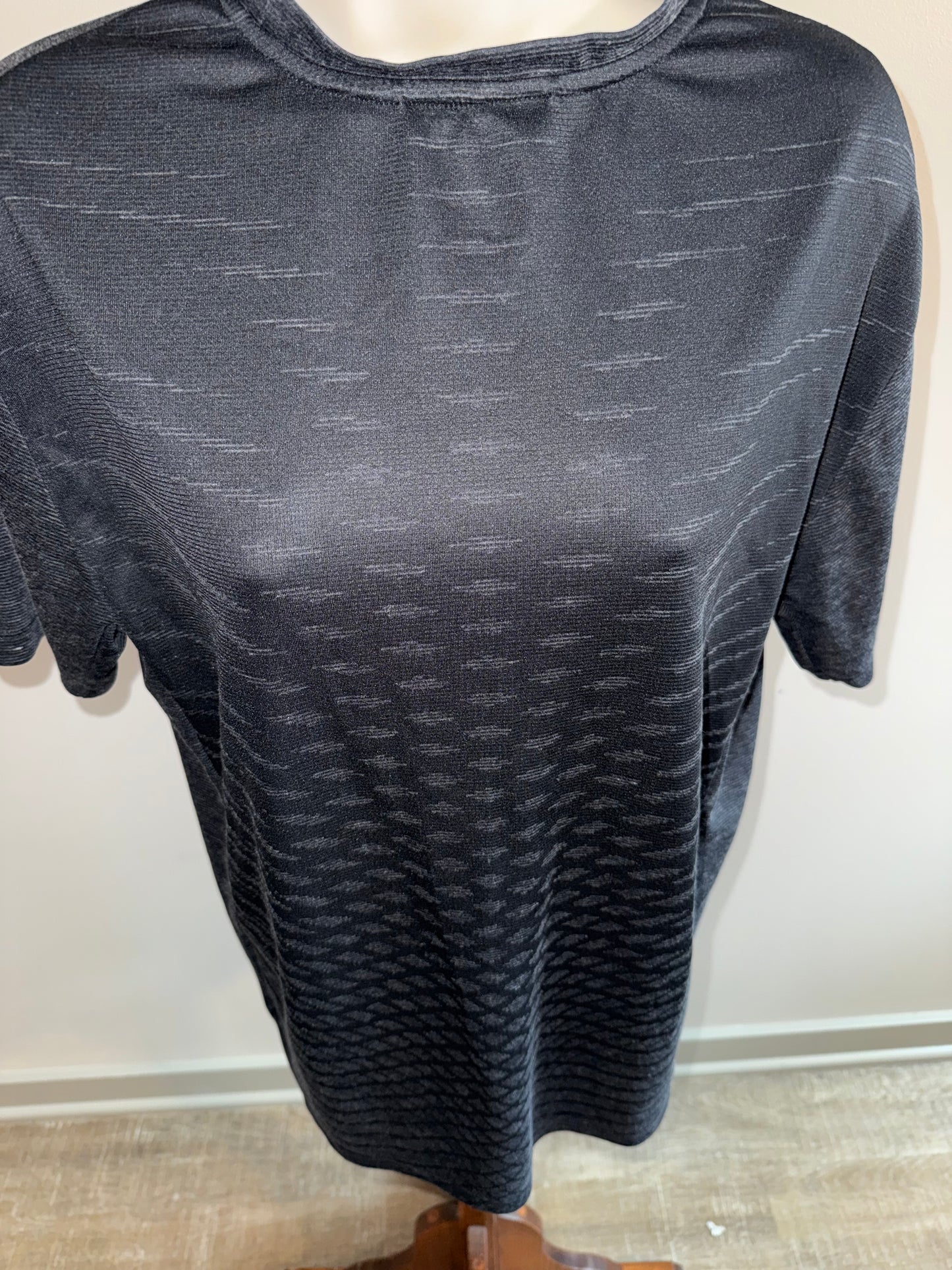 Nike (Large) Dri Fit Short Sleeve Loose Fit T-Shirt