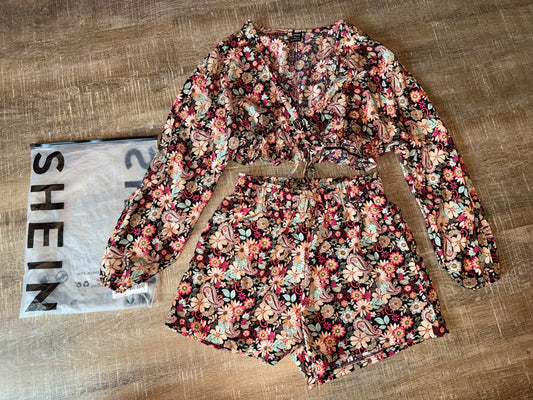 NWT SHEIN (Small) Brand New Floral & Paisley Shorts & Blouse Set