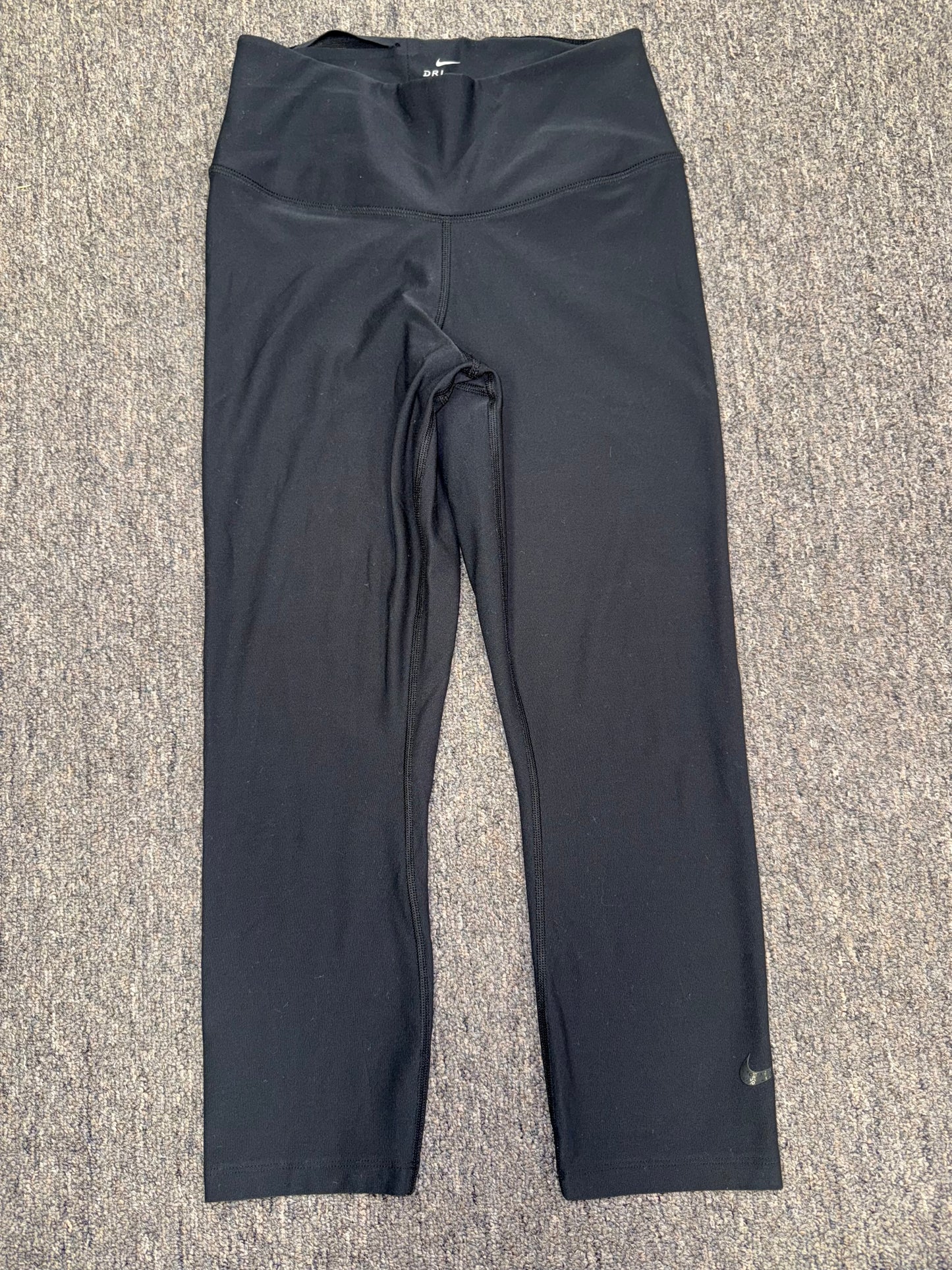 Nike (Medium) Black Capris Dri-Fit Leggings