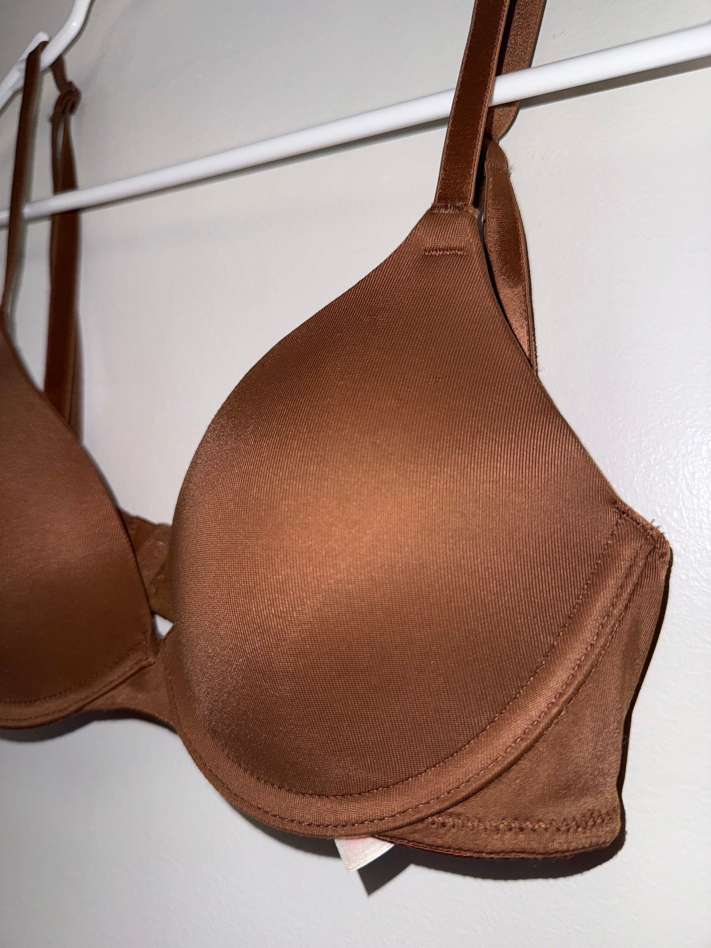 PINK Victoria's Secret (32A) Brown Wear Everywhere T-Shirt Lightly Lined Bra