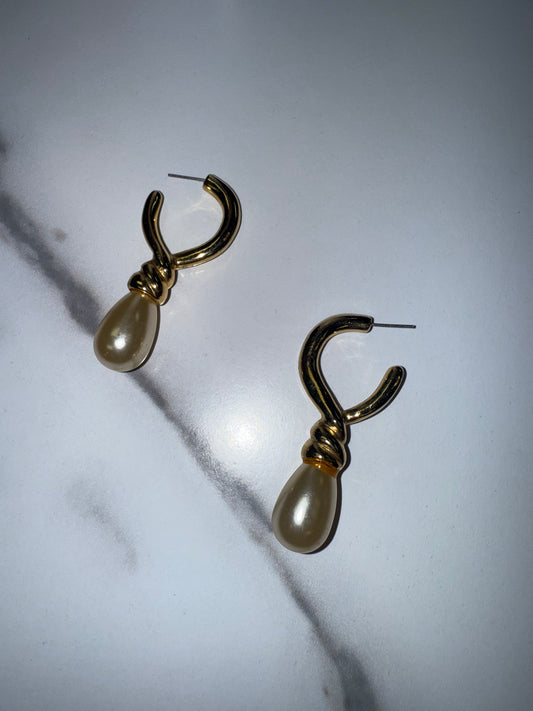 Gold//Pearl Earrings