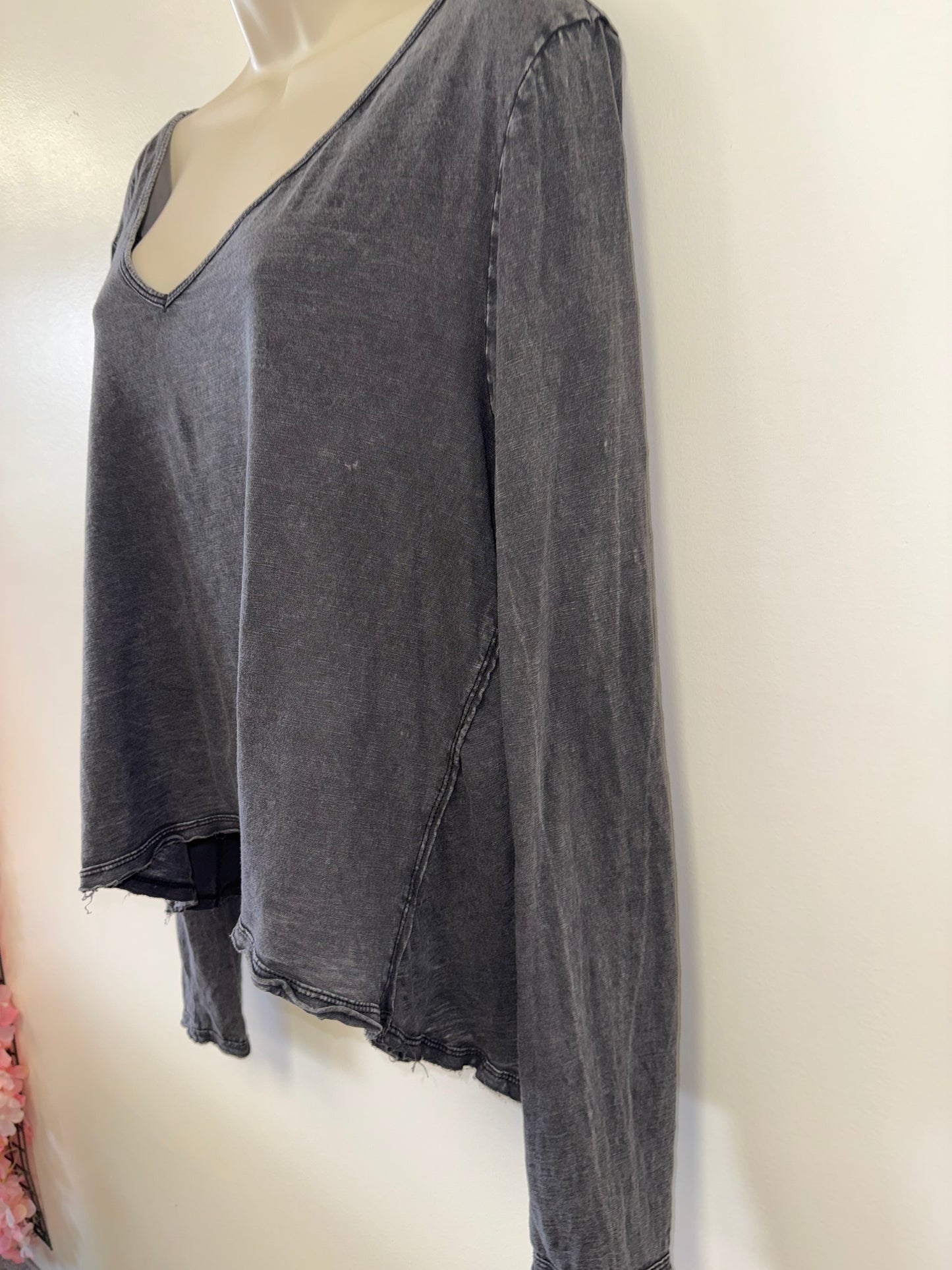 Saturday Sunday By Anthropologie (Large) Grey Acid Wash Cropped Long Sleeve Top