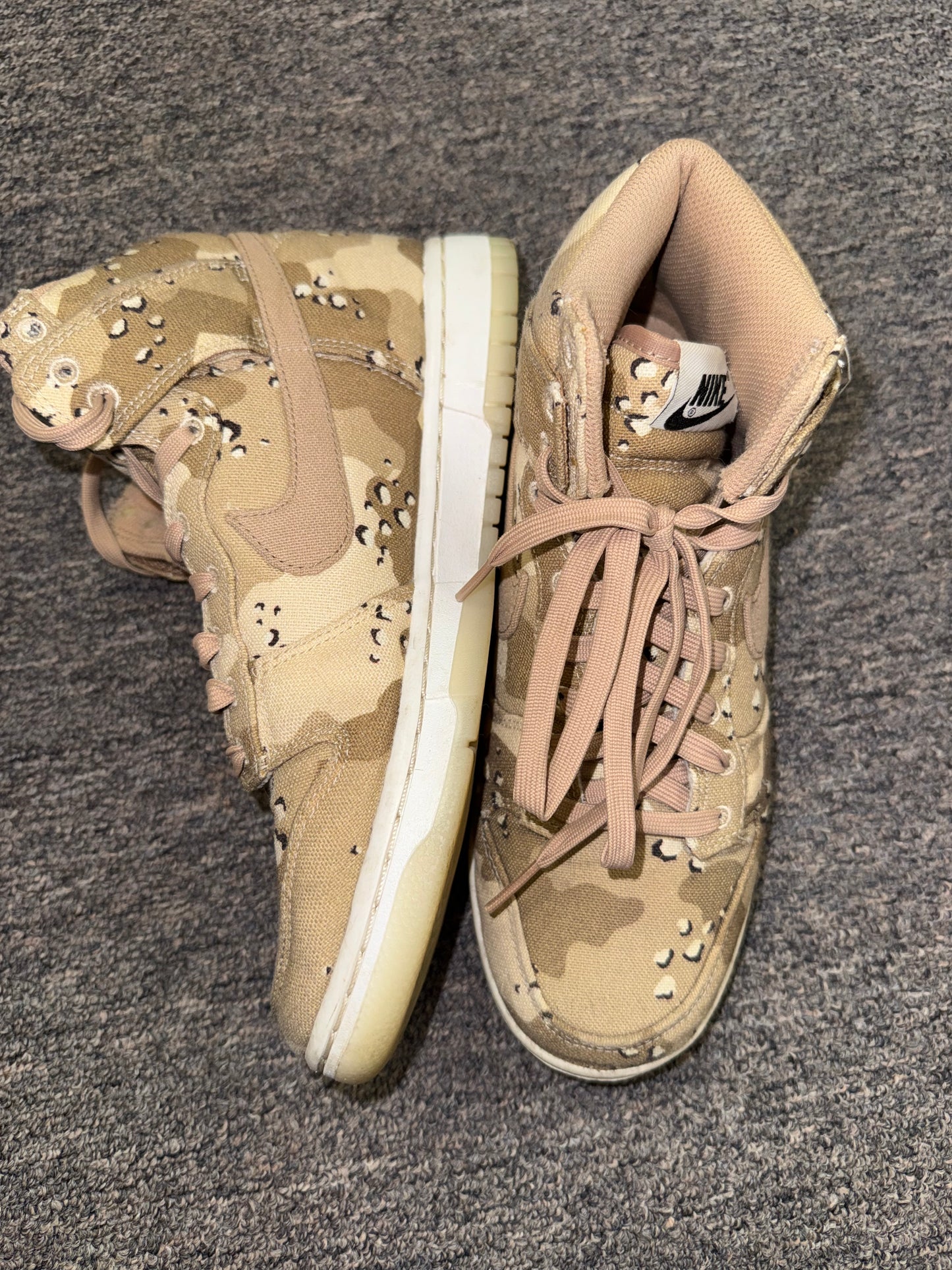 Nike (8) High Desert Camo Dunk Sneakers
