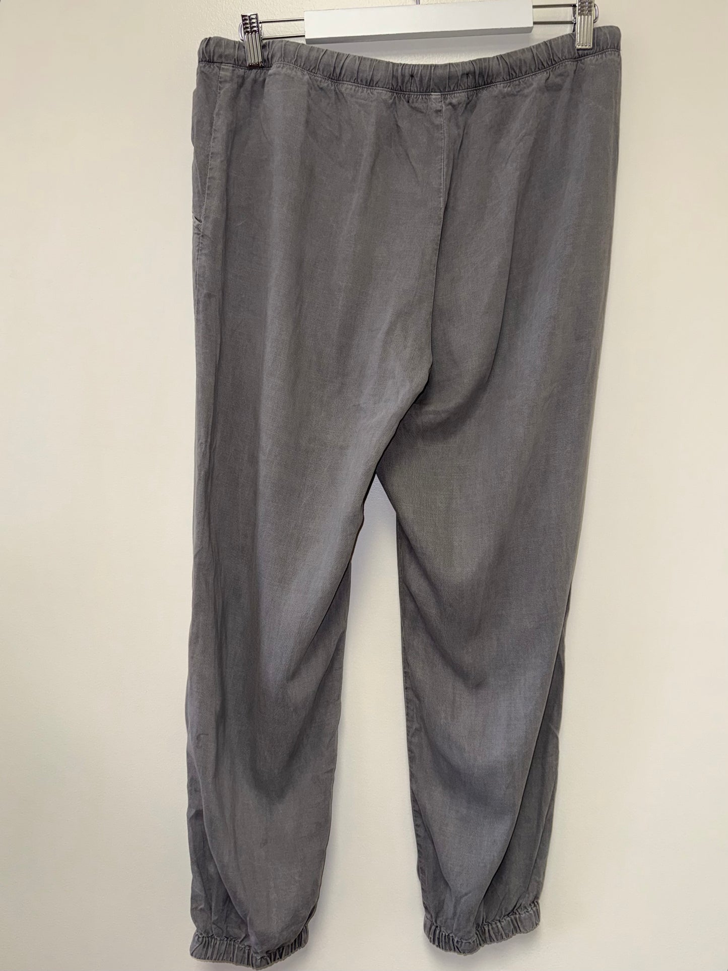 Cloth stone