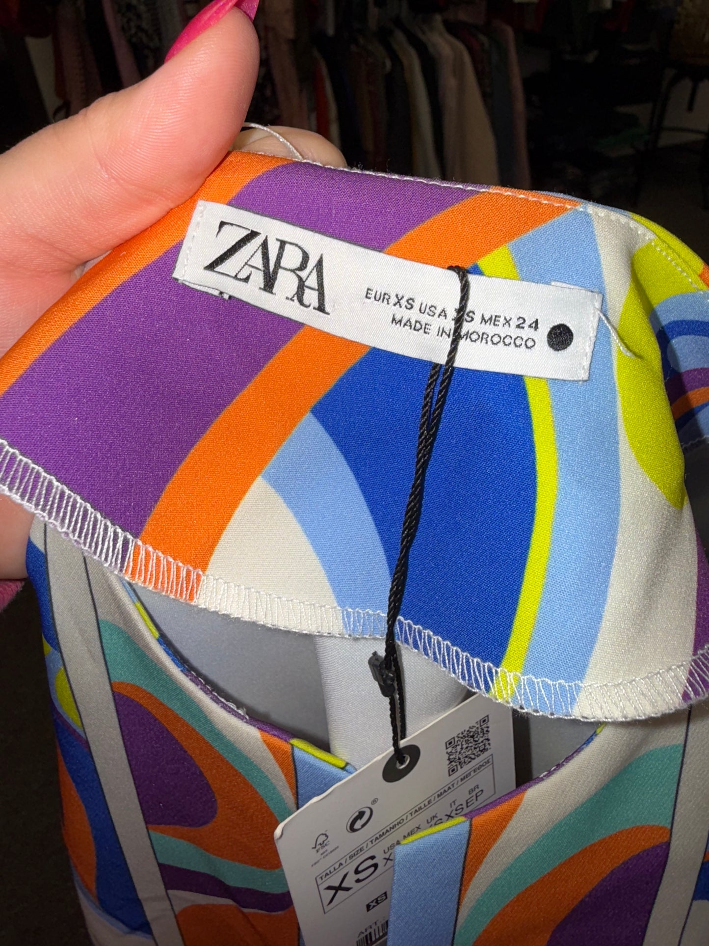 NWT Zara (XS) Brand New Colorful Pattern V-Neck Dress