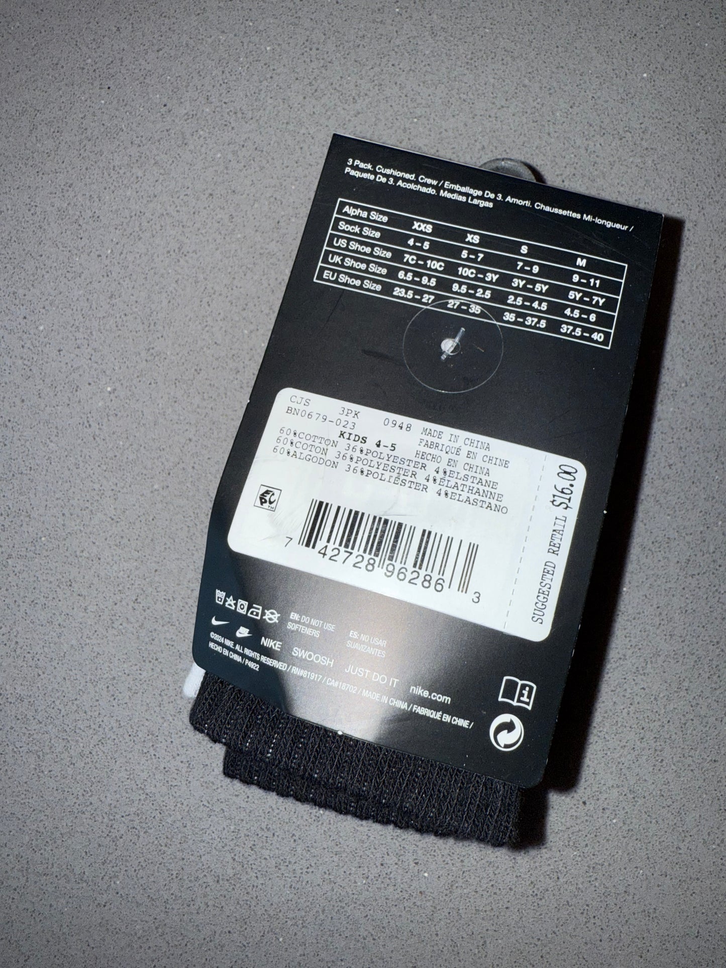 NWT Nike (7c-10c) Brand New Black and White 3 Pack Cushioned Dri Fit Socks