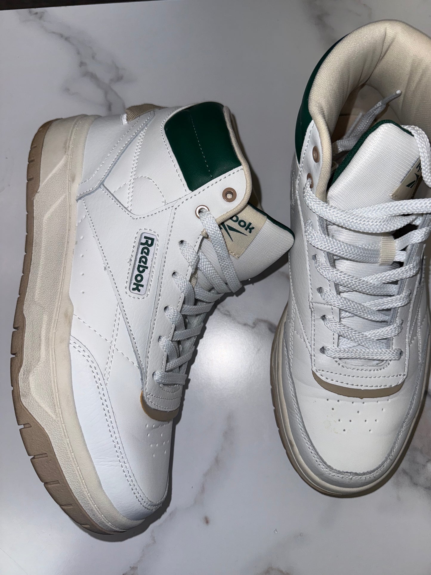 Reebok (9) White/Green/Tan High Top Sneakers