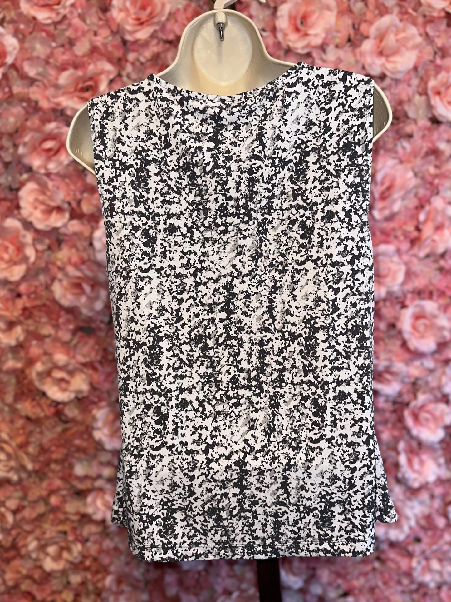 Calvin Klein (Medium) Grey//White Pattern Cowl Neck Sleeveless Blouse