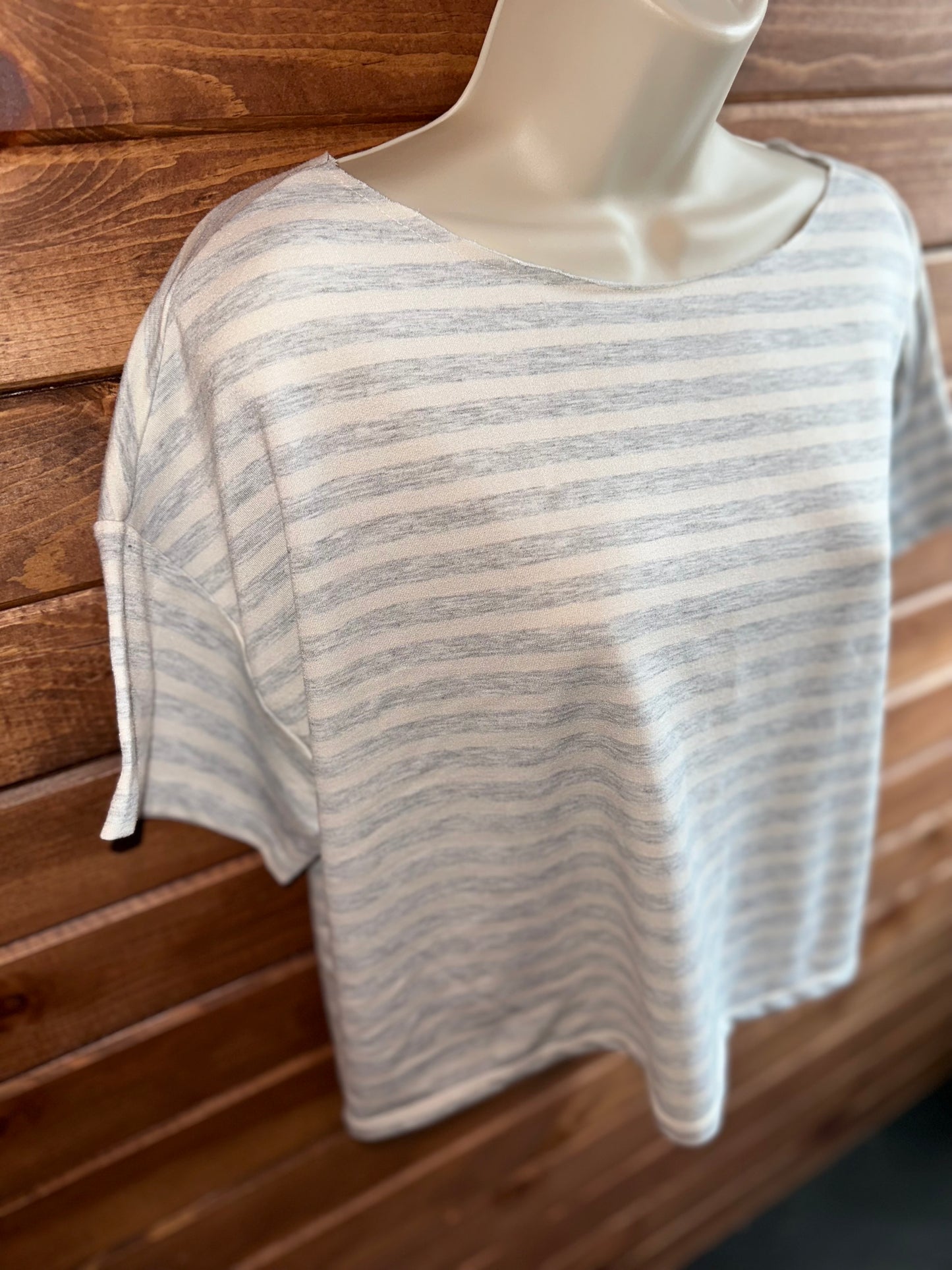 Mae (Large) Grey // White Striped Short Sleeve Crop Top