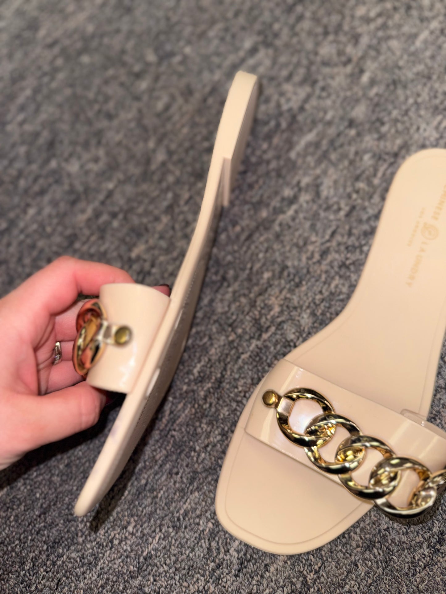 Chinese Laundry (8) Tan Hard Flat with Gold Chain Accent