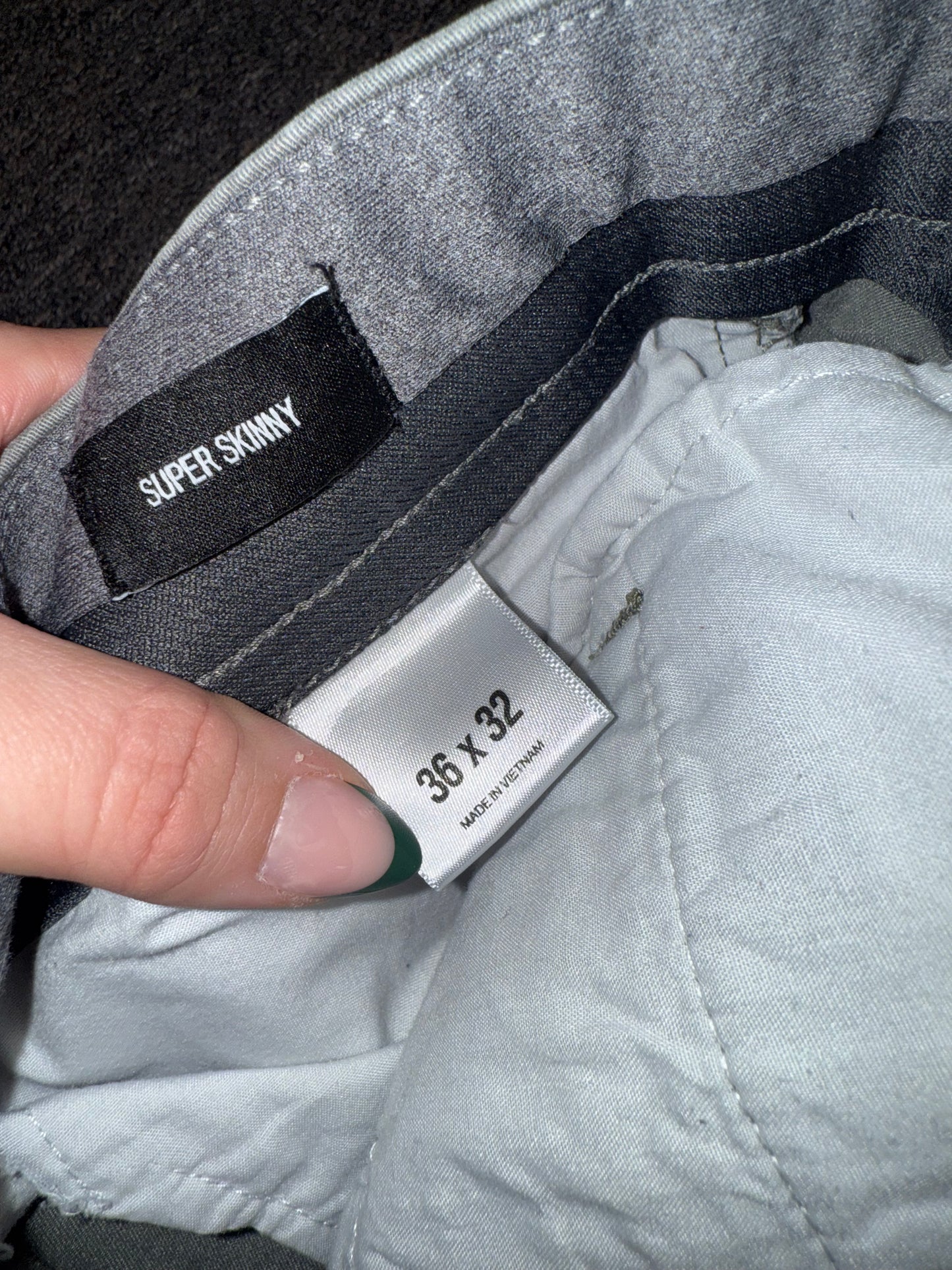 Express (36x32) Light Green Super Skinny Dress Pants