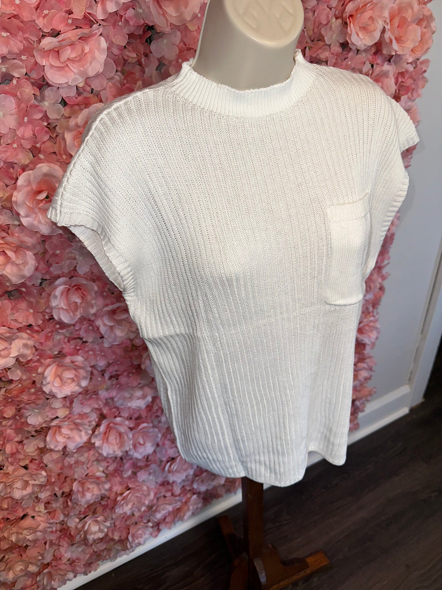 (Small) Brand New White Knit Sweater Short Sleeve Blouse with 1 Pocket