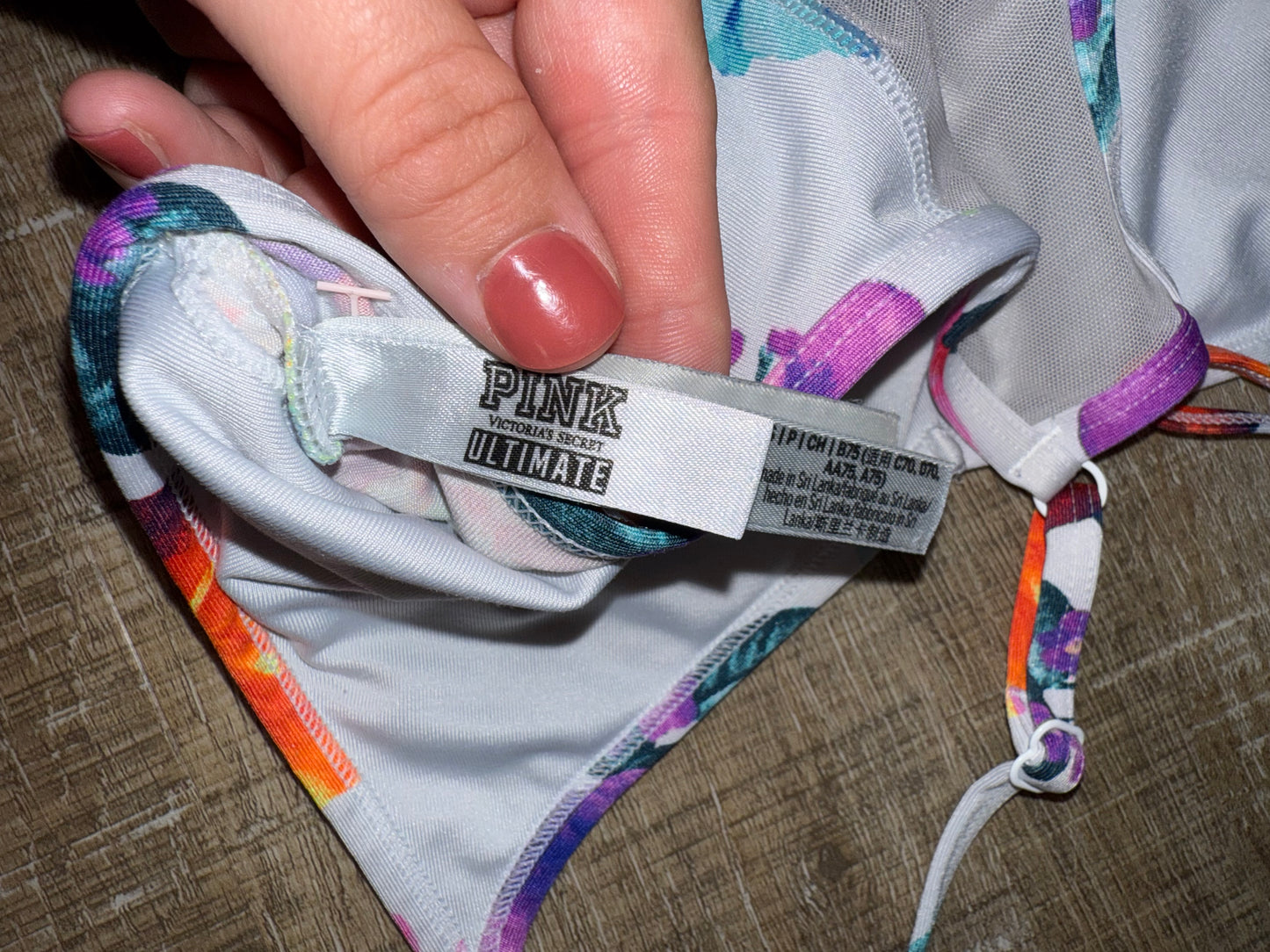 PINK Victoria's Secret Ultimate (Small) White Floral Lightly Lined Sports Bra