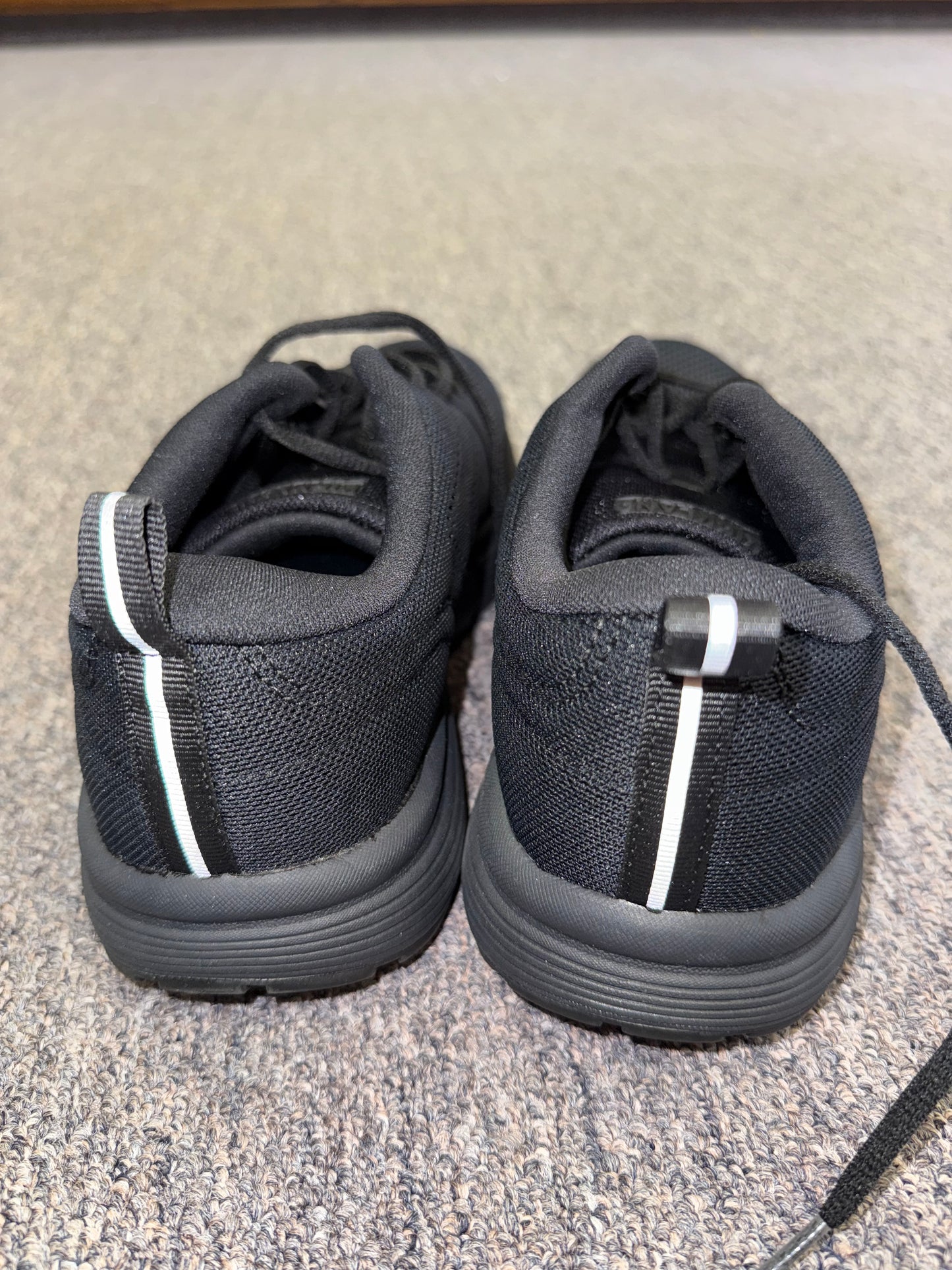 Kirklands (9.5) Mens Black Sneakers